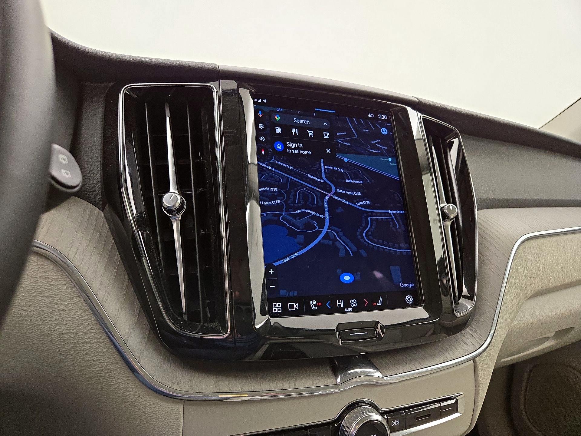 Thumbnail: 2023 Volvo XC60 - 14