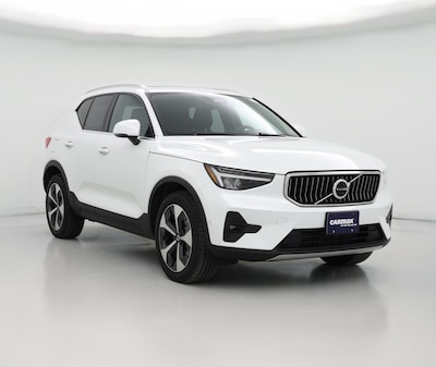 2023 Volvo XC40 B5 Plus Bright Theme
