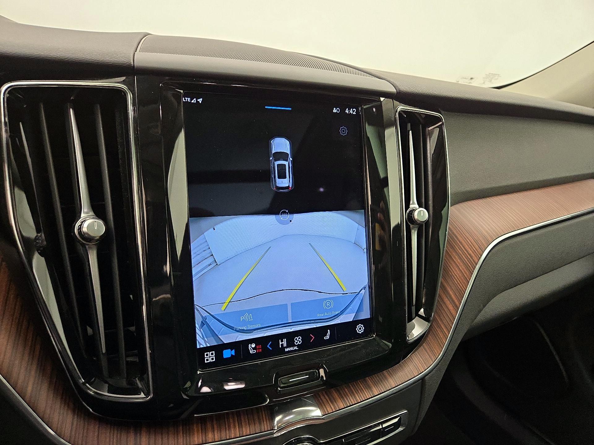 Thumbnail: 2023 Volvo XC60 - 15