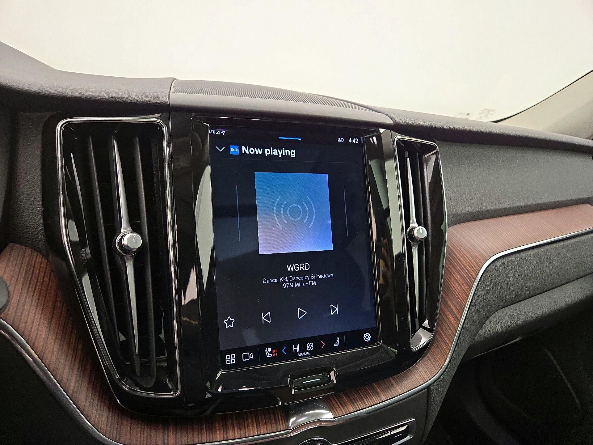 Thumbnail: 2023 Volvo XC60 - 16