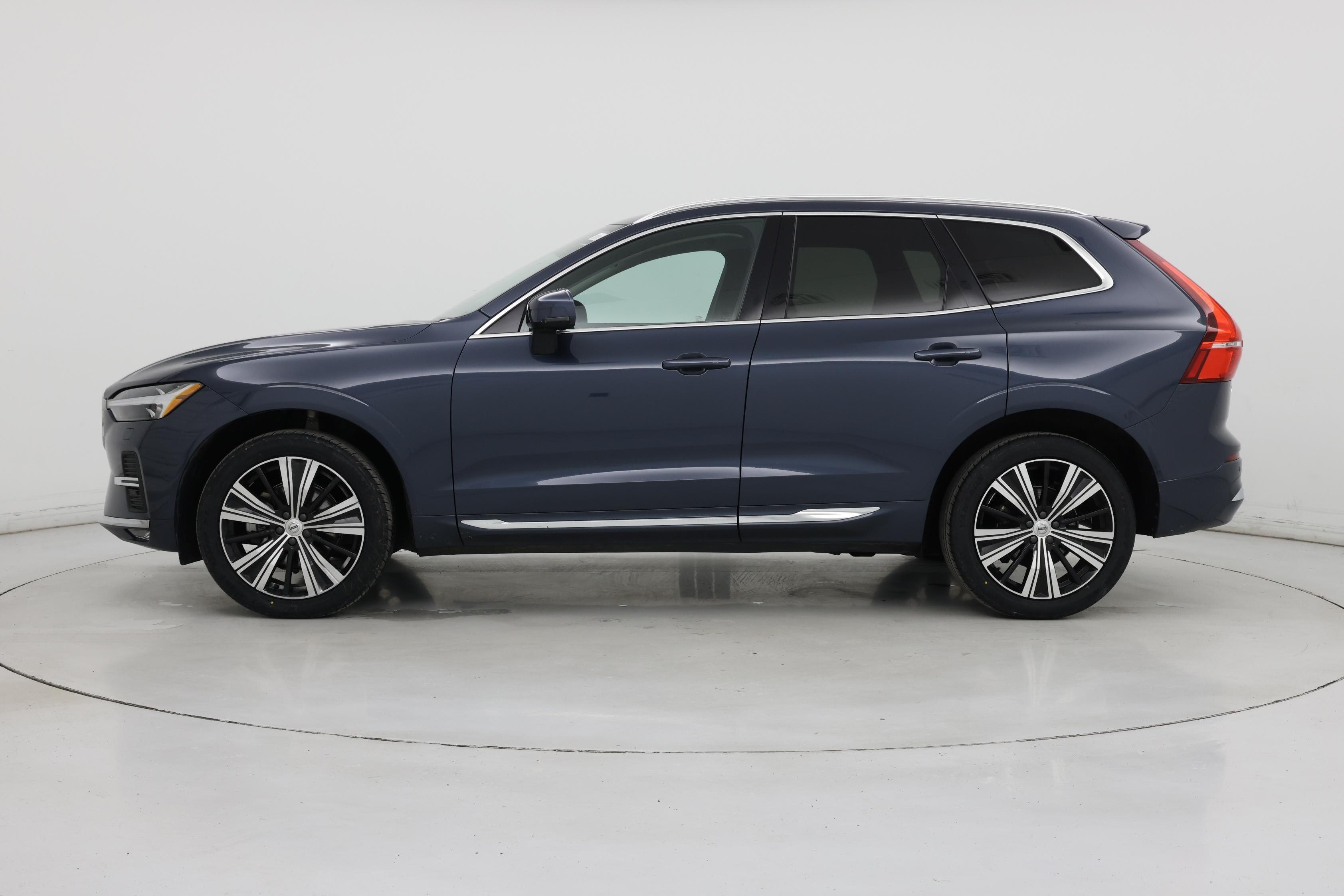 Thumbnail: 2023 Volvo XC60 - 3