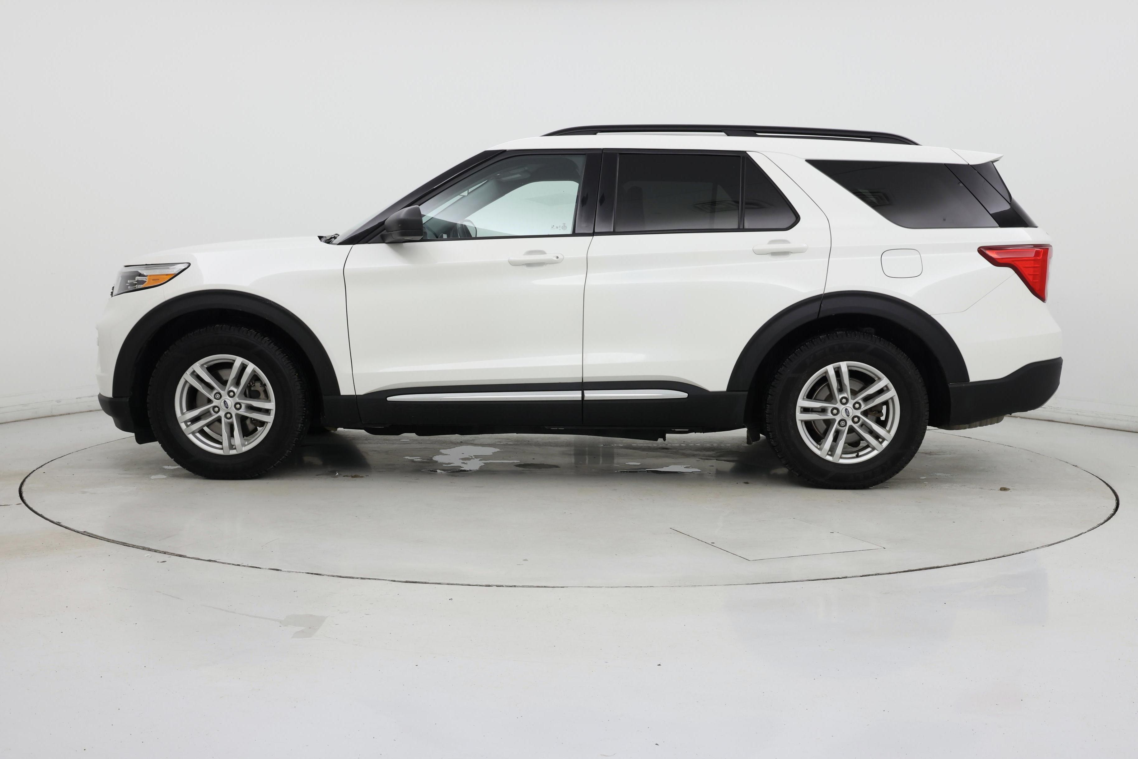 Thumbnail: 2022 Ford Explorer - 3