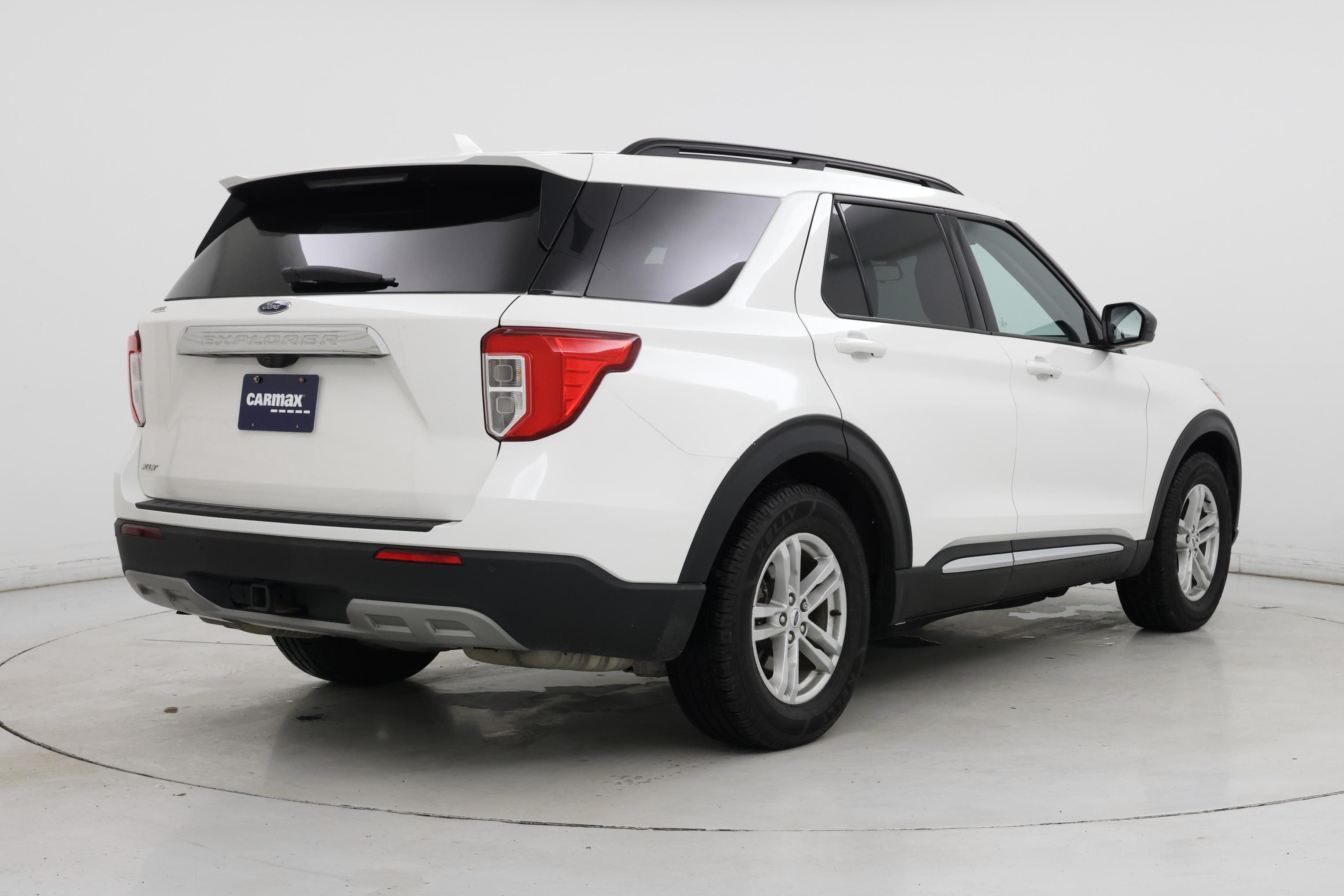 Thumbnail: 2022 Ford Explorer - 8