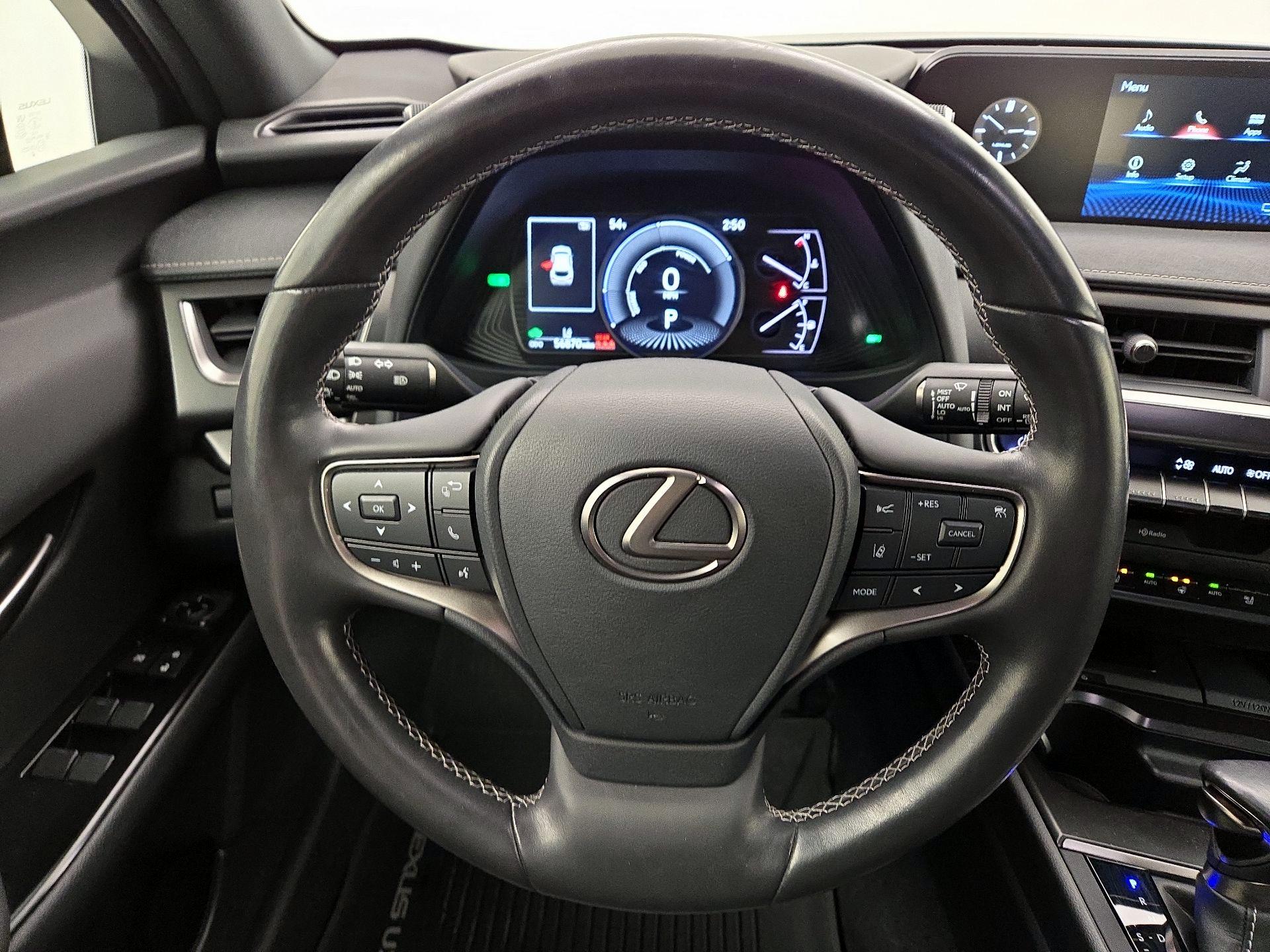 Thumbnail: 2022 Lexus UX - 10