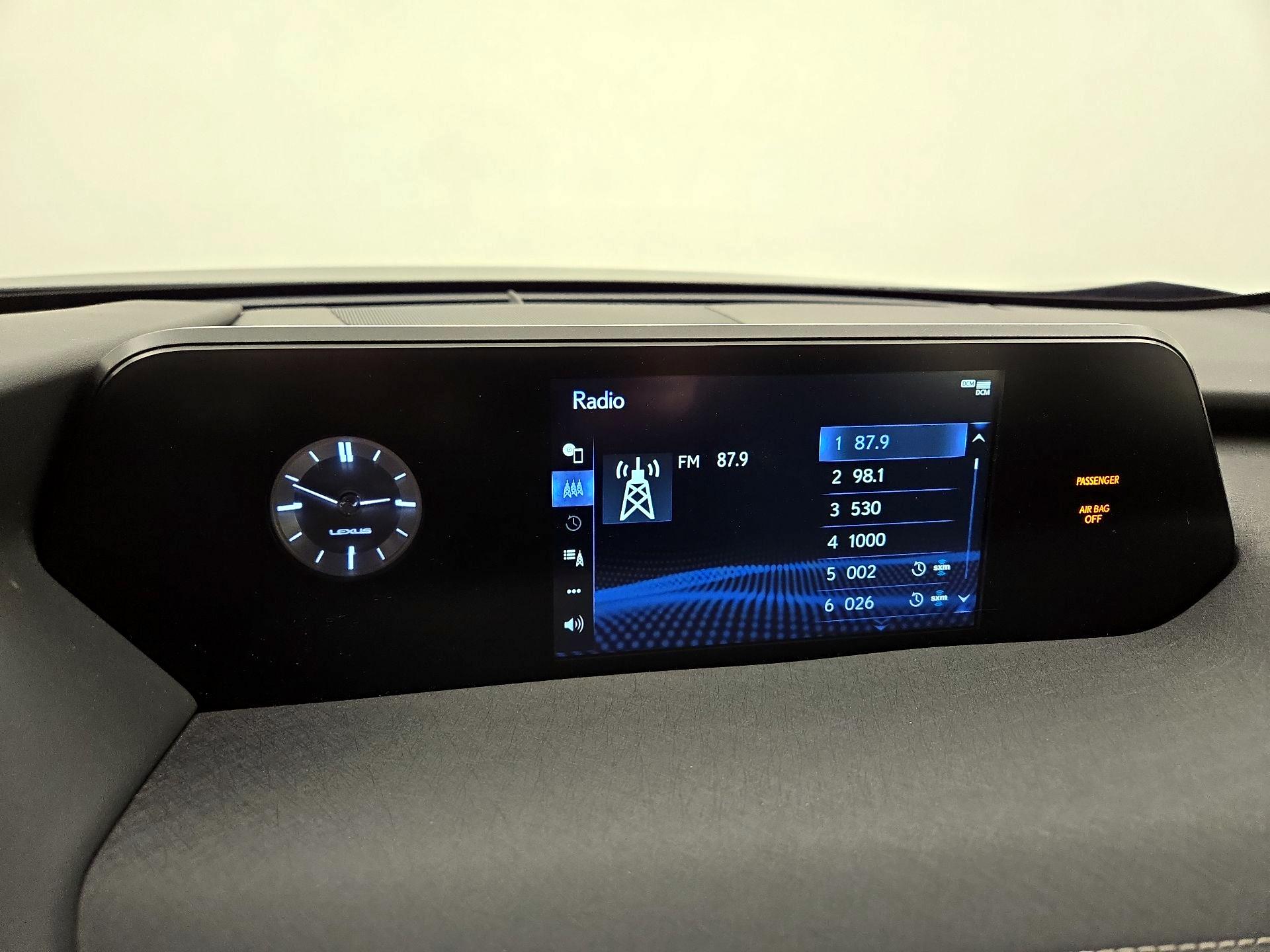 Thumbnail: 2022 Lexus UX - 15