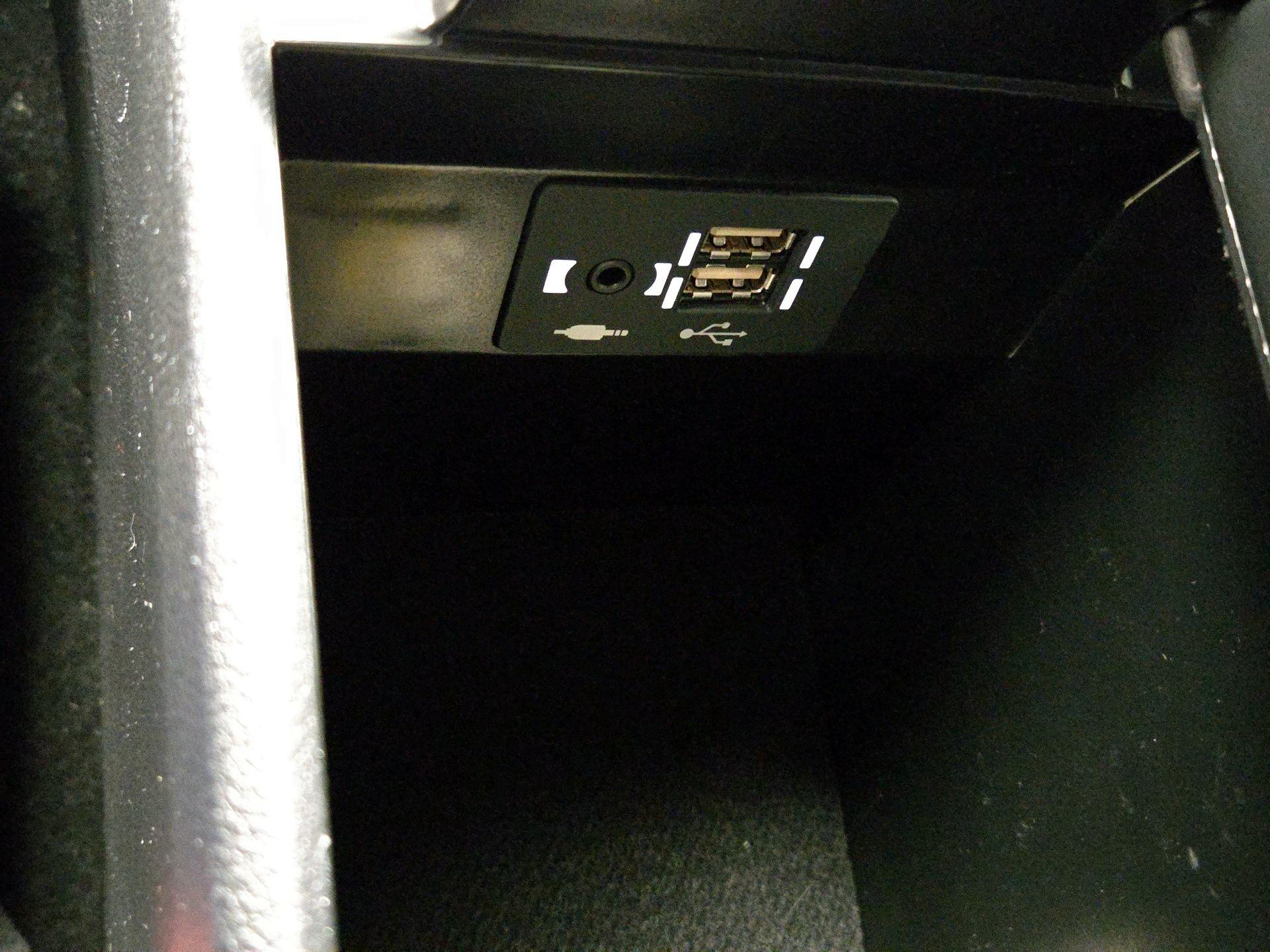 Thumbnail: 2022 Lexus UX - 18