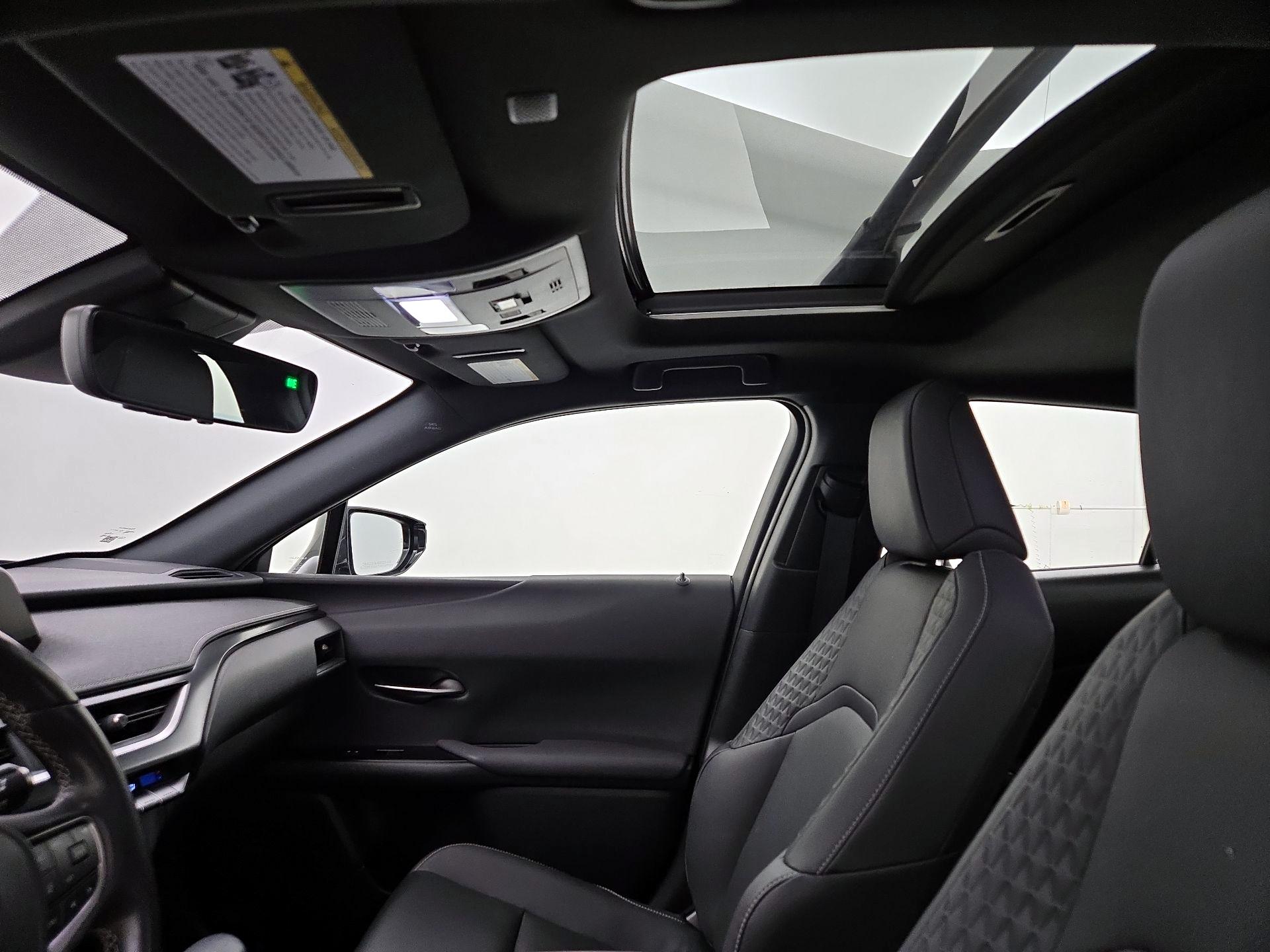 Thumbnail: 2022 Lexus UX - 19