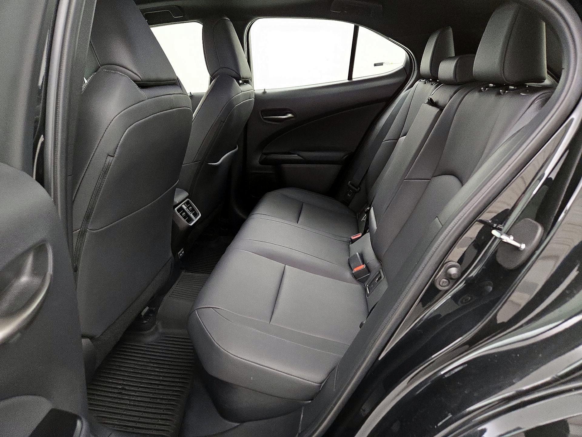 Thumbnail: 2022 Lexus UX - 20