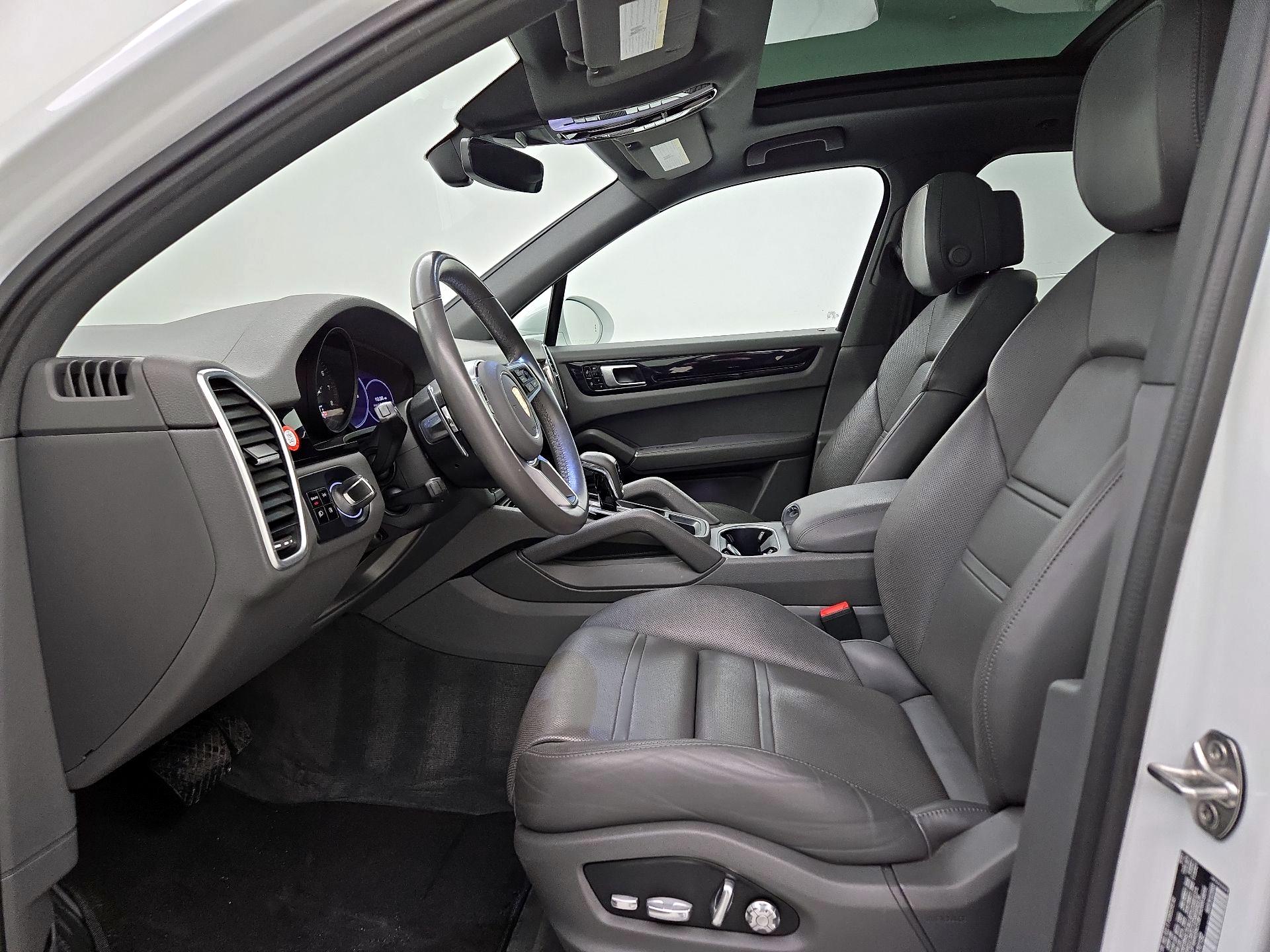 Thumbnail: 2021 Porsche Cayenne - 11