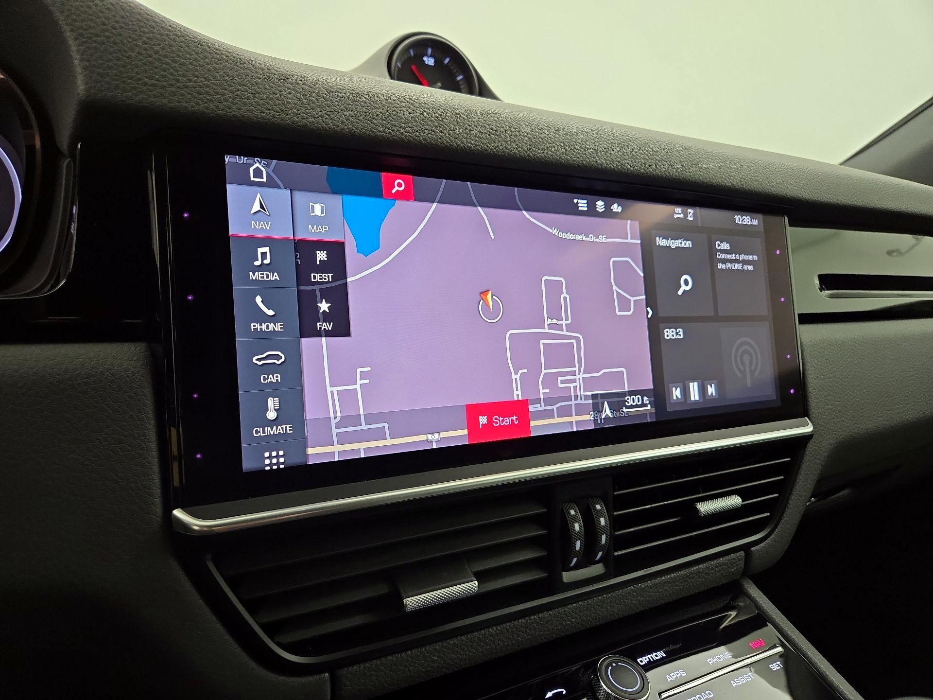 Thumbnail: 2021 Porsche Cayenne - 14