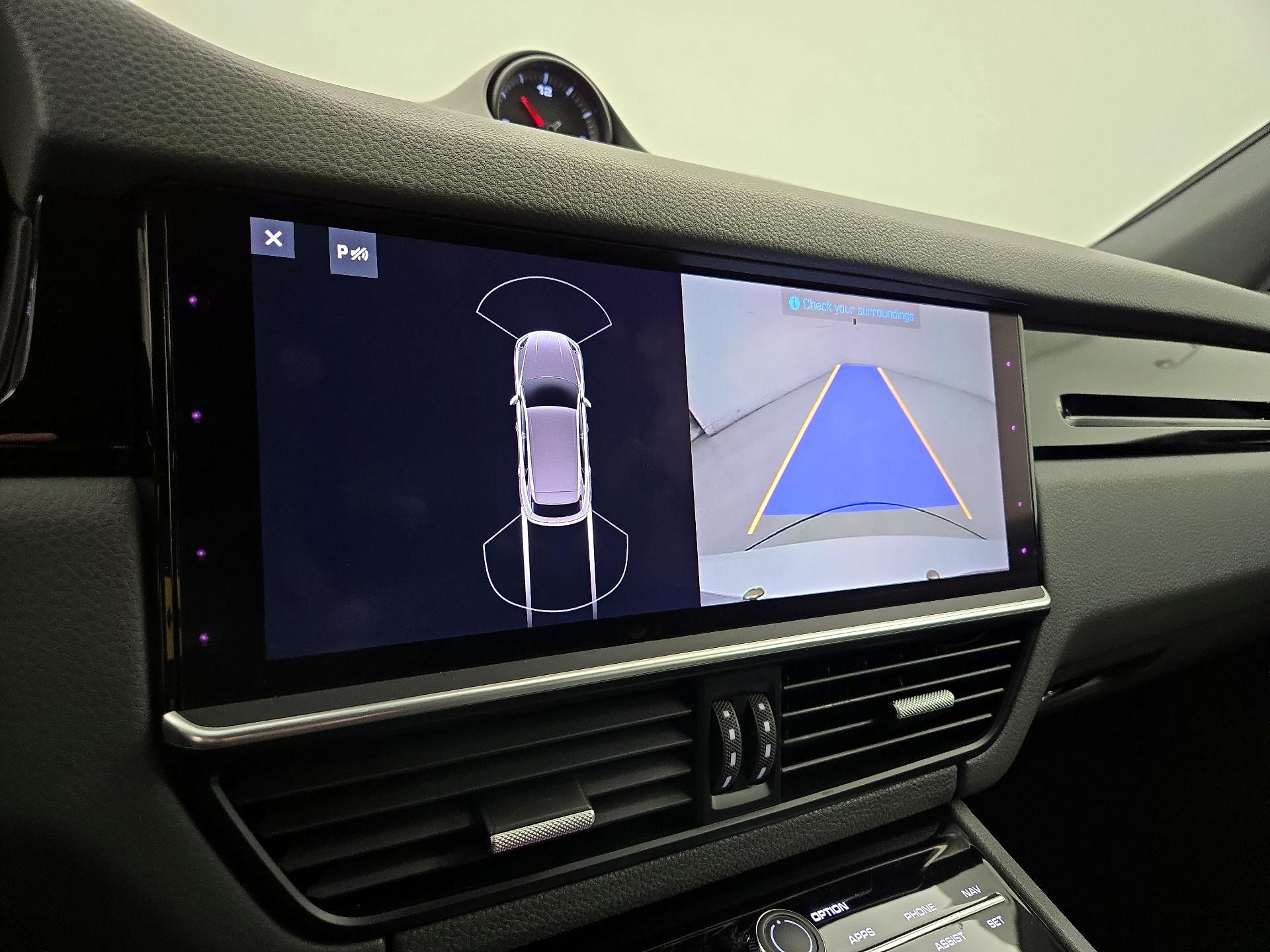 Thumbnail: 2021 Porsche Cayenne - 15