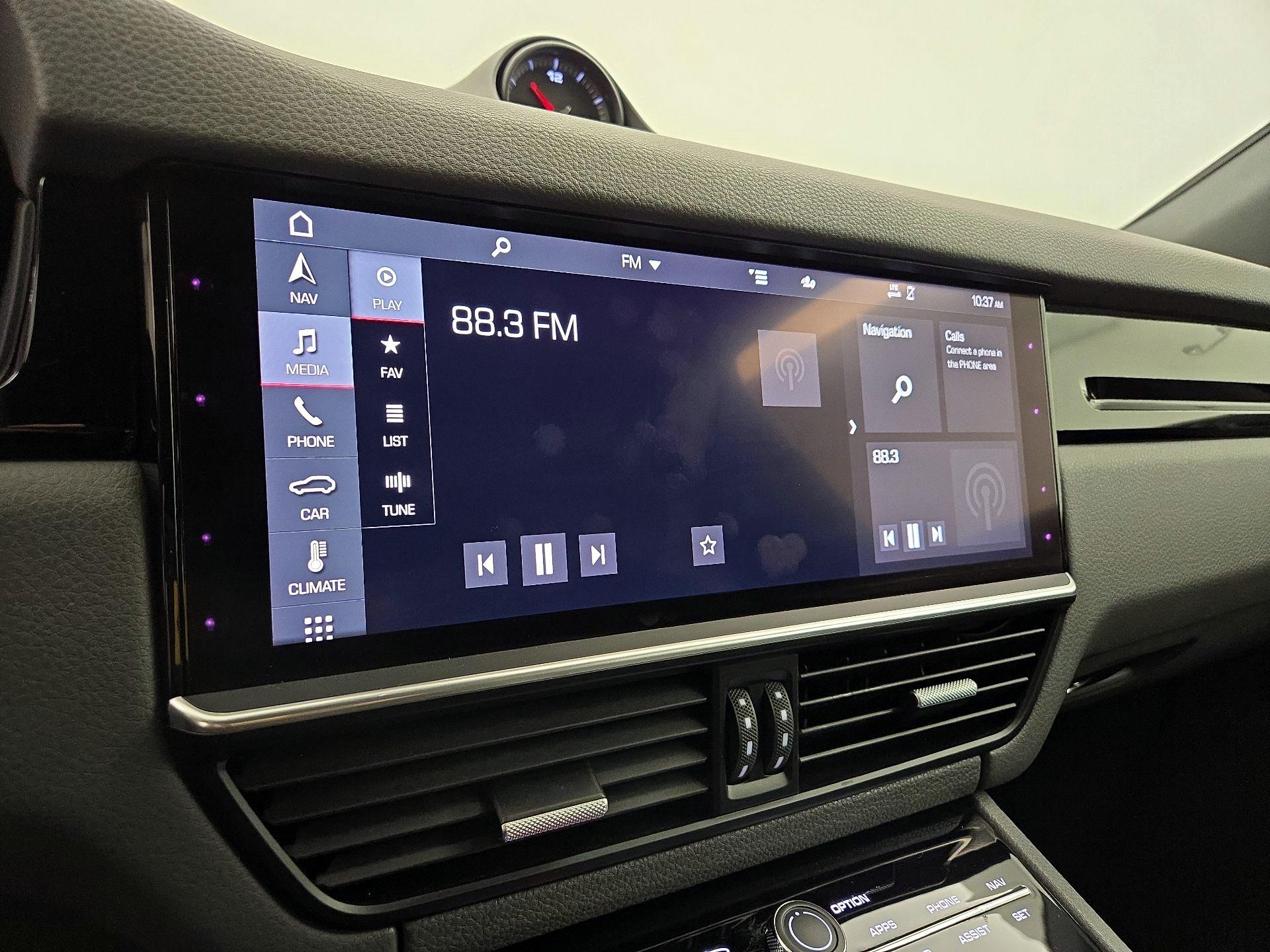 Thumbnail: 2021 Porsche Cayenne - 16