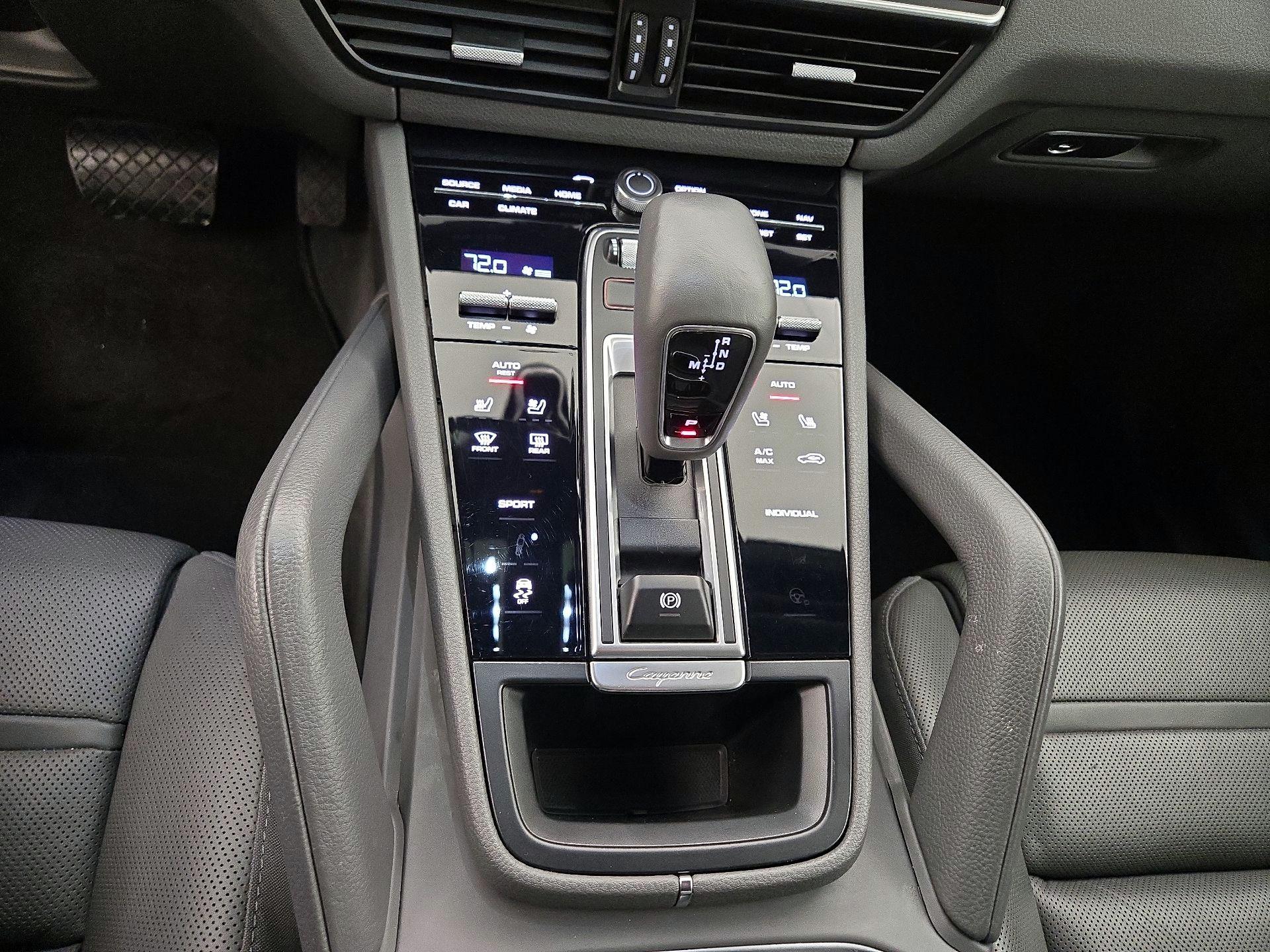 Thumbnail: 2021 Porsche Cayenne - 18