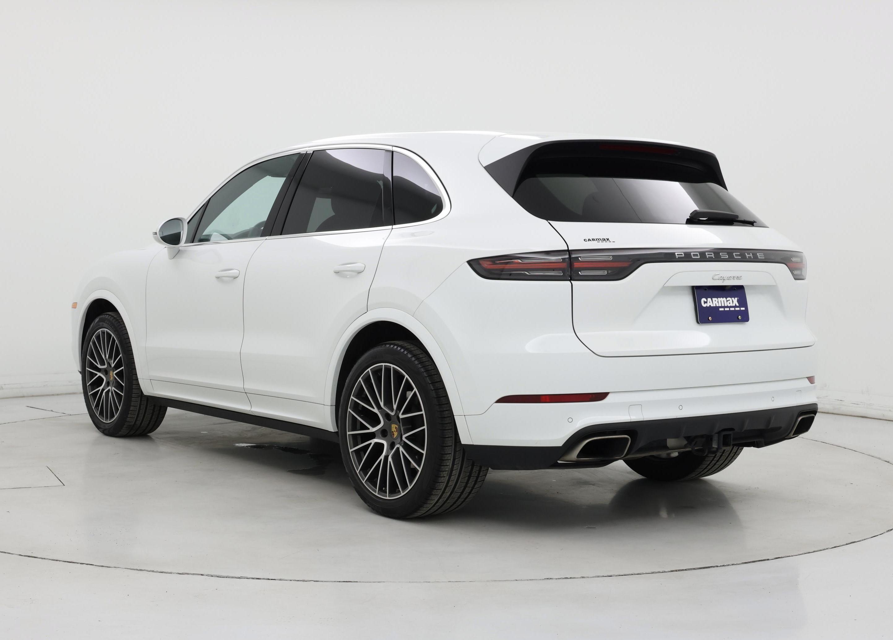 Thumbnail: 2021 Porsche Cayenne - 2