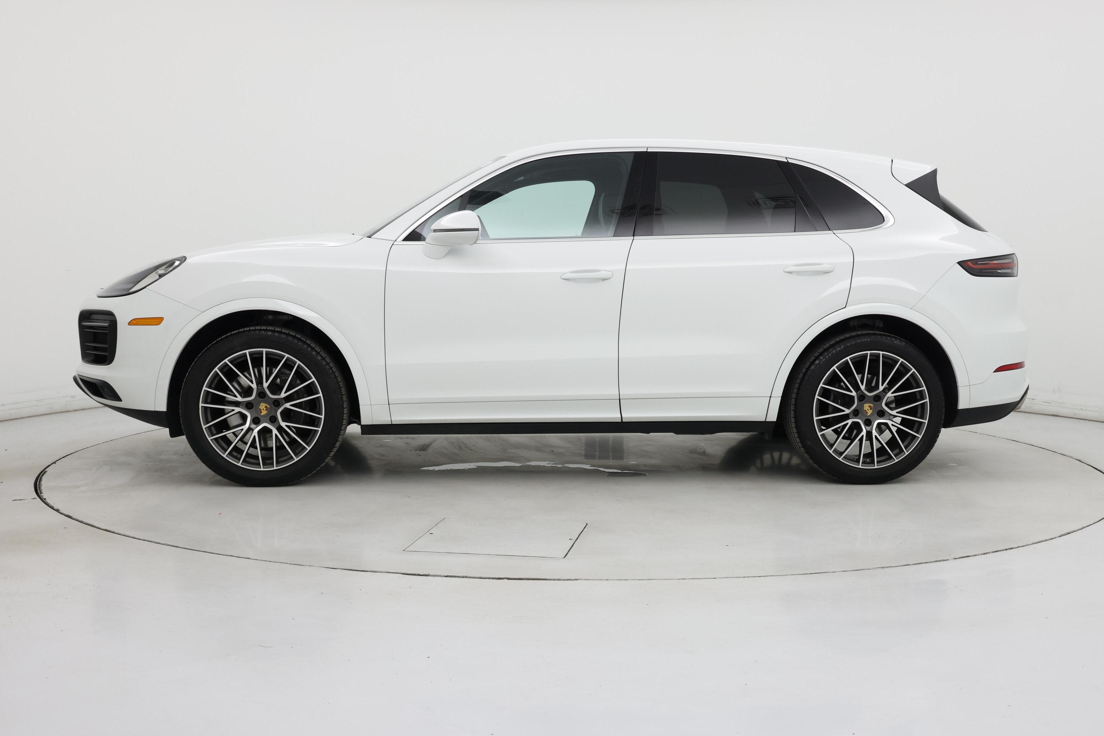 Thumbnail: 2021 Porsche Cayenne - 3