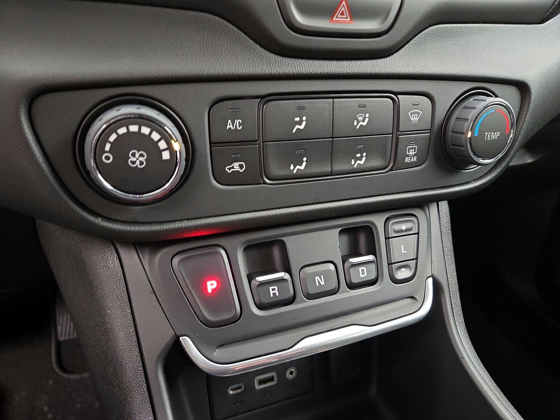 Thumbnail: 2018 GMC Terrain - 16