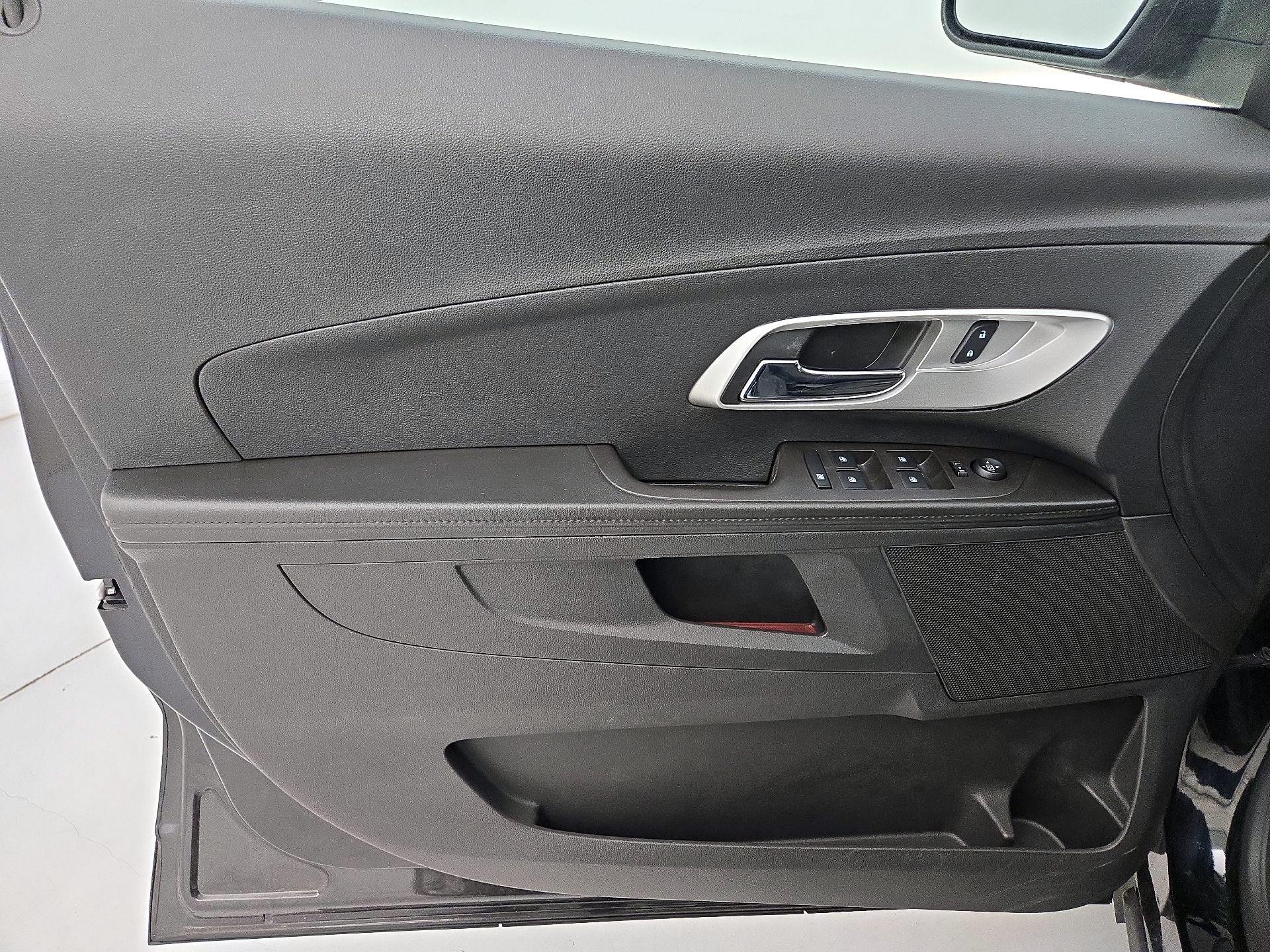 Thumbnail: 2015 Chevrolet Equinox - 12