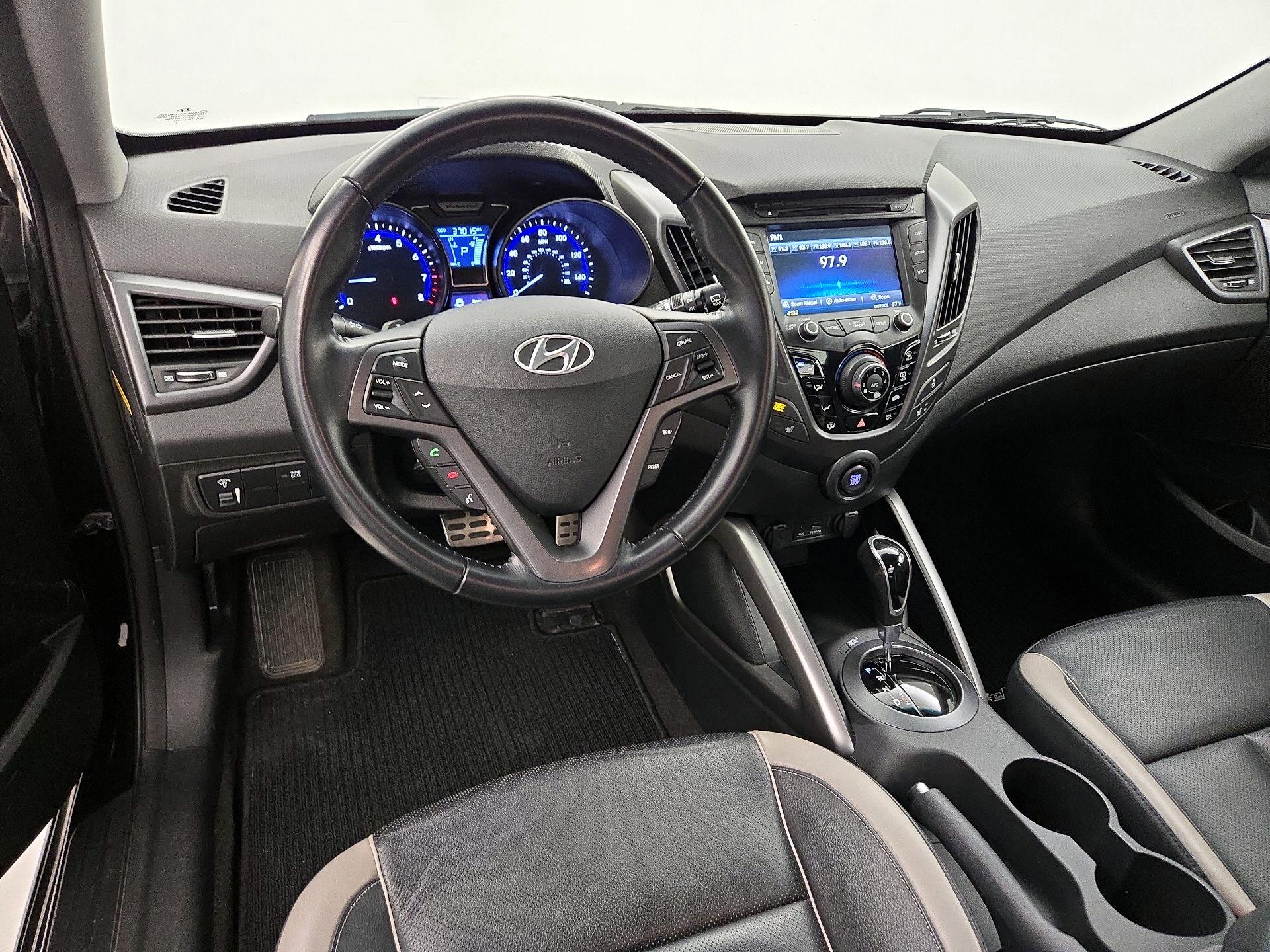 Thumbnail: 2015 Hyundai Veloster - 9