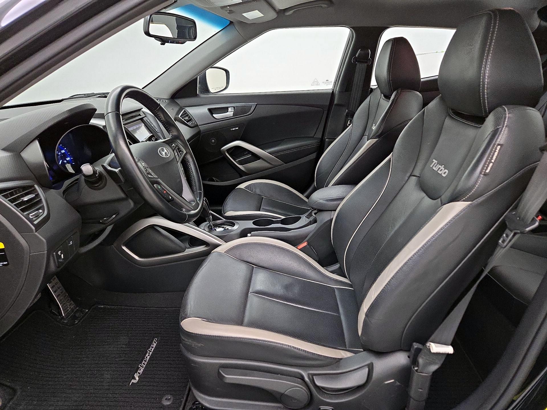 Thumbnail: 2015 Hyundai Veloster - 11