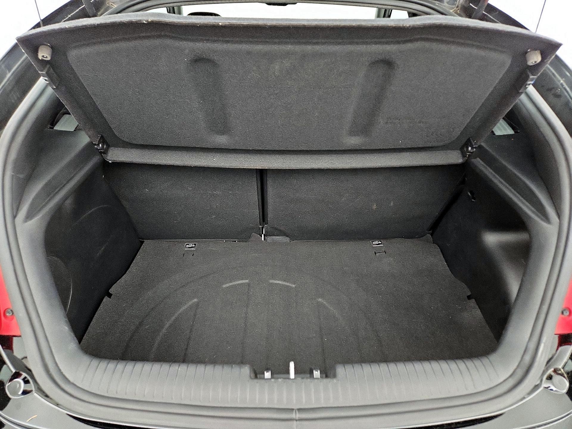 Thumbnail: 2015 Hyundai Veloster - 20