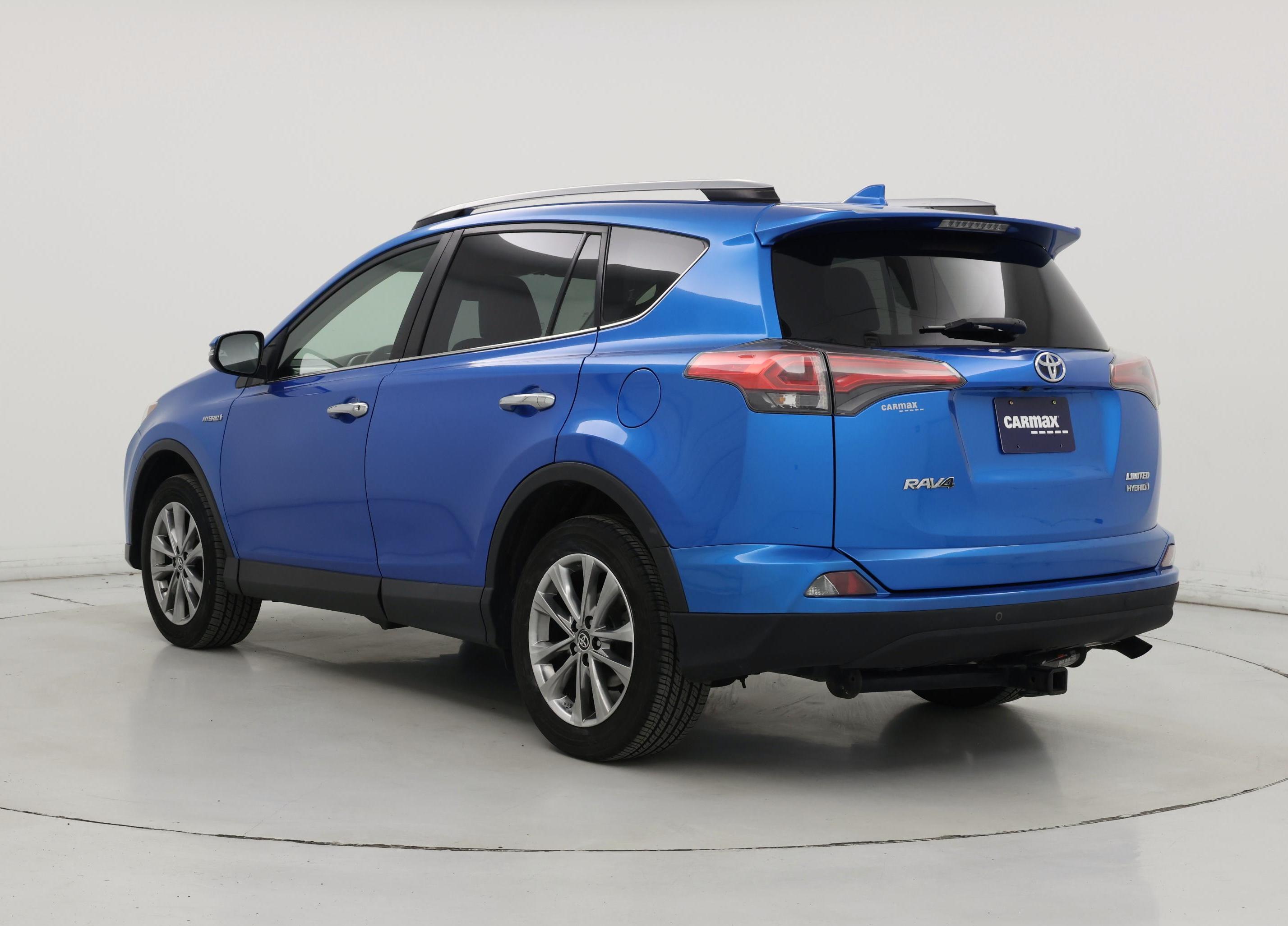 Thumbnail: 2017 Toyota RAV4 - 2