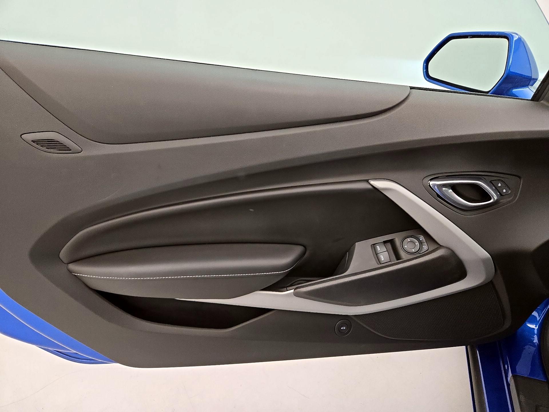 Thumbnail: 2018 Chevrolet Camaro - 12