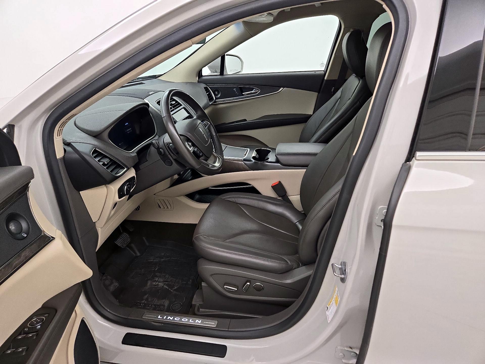 Thumbnail: 2020 Lincoln Nautilus - 11