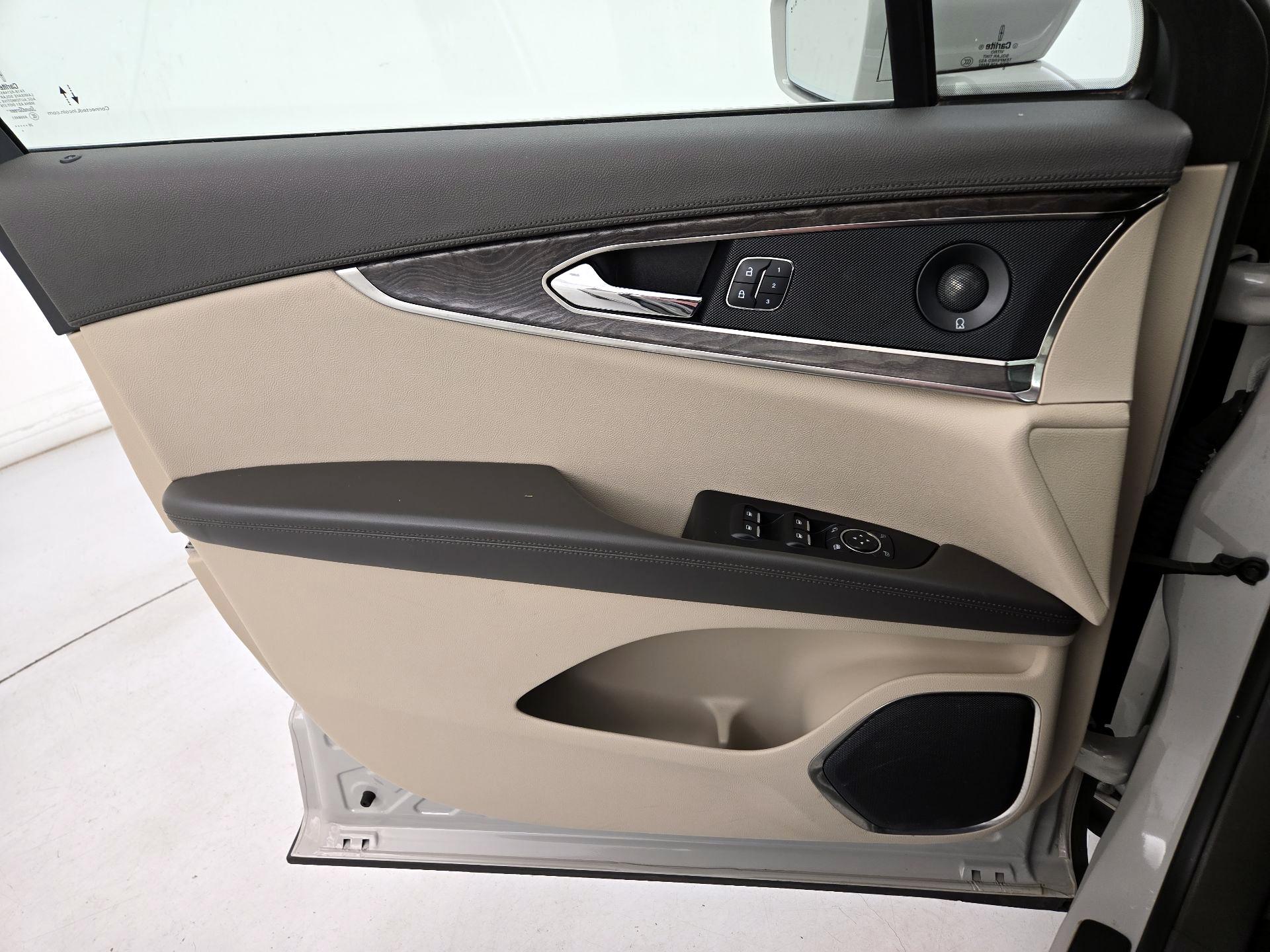 Thumbnail: 2020 Lincoln Nautilus - 12