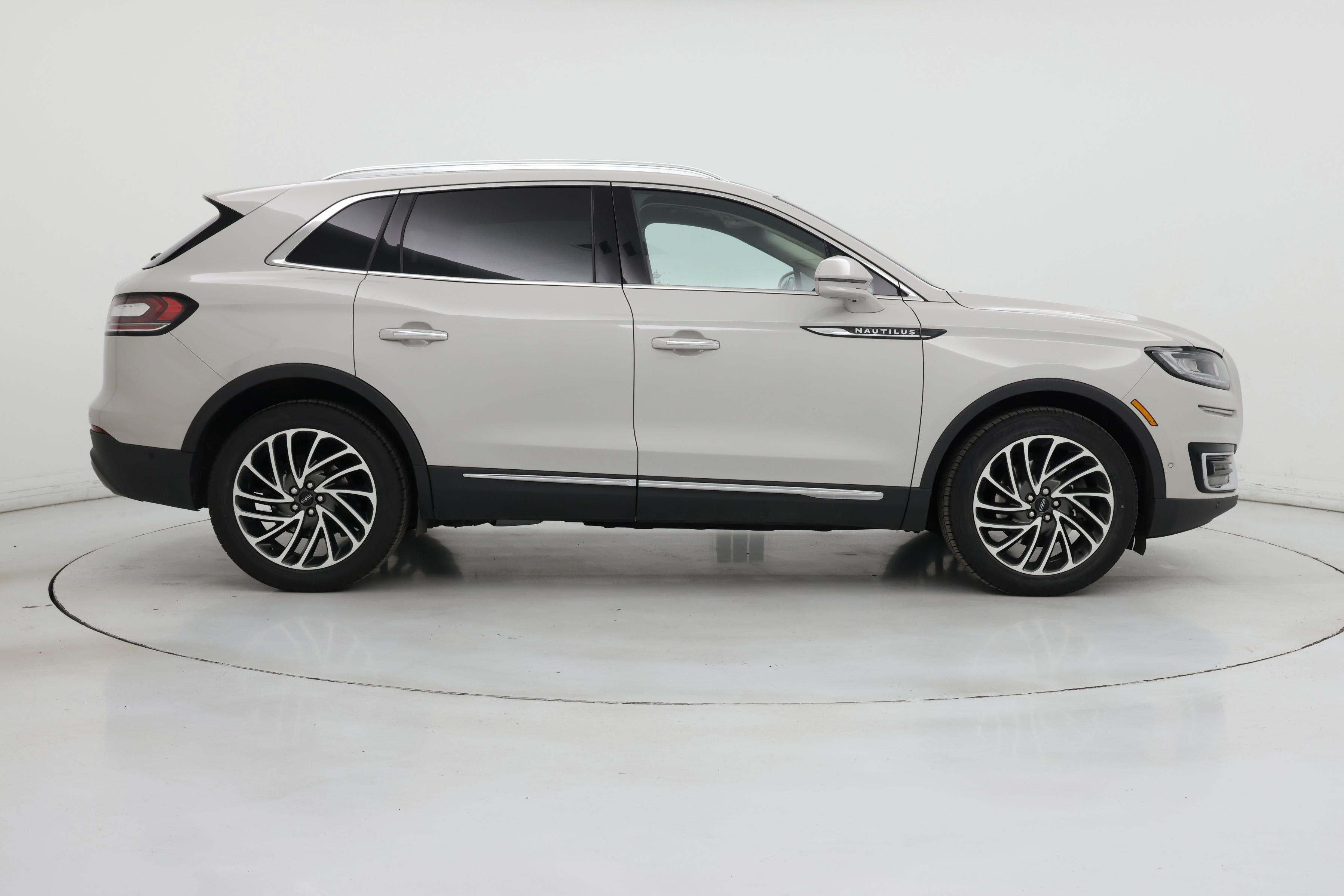 Thumbnail: 2020 Lincoln Nautilus - 7