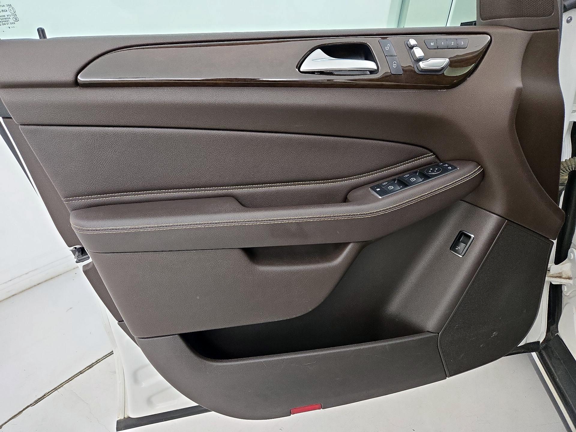 Thumbnail: 2016 Mercedes-Benz GLE - 12