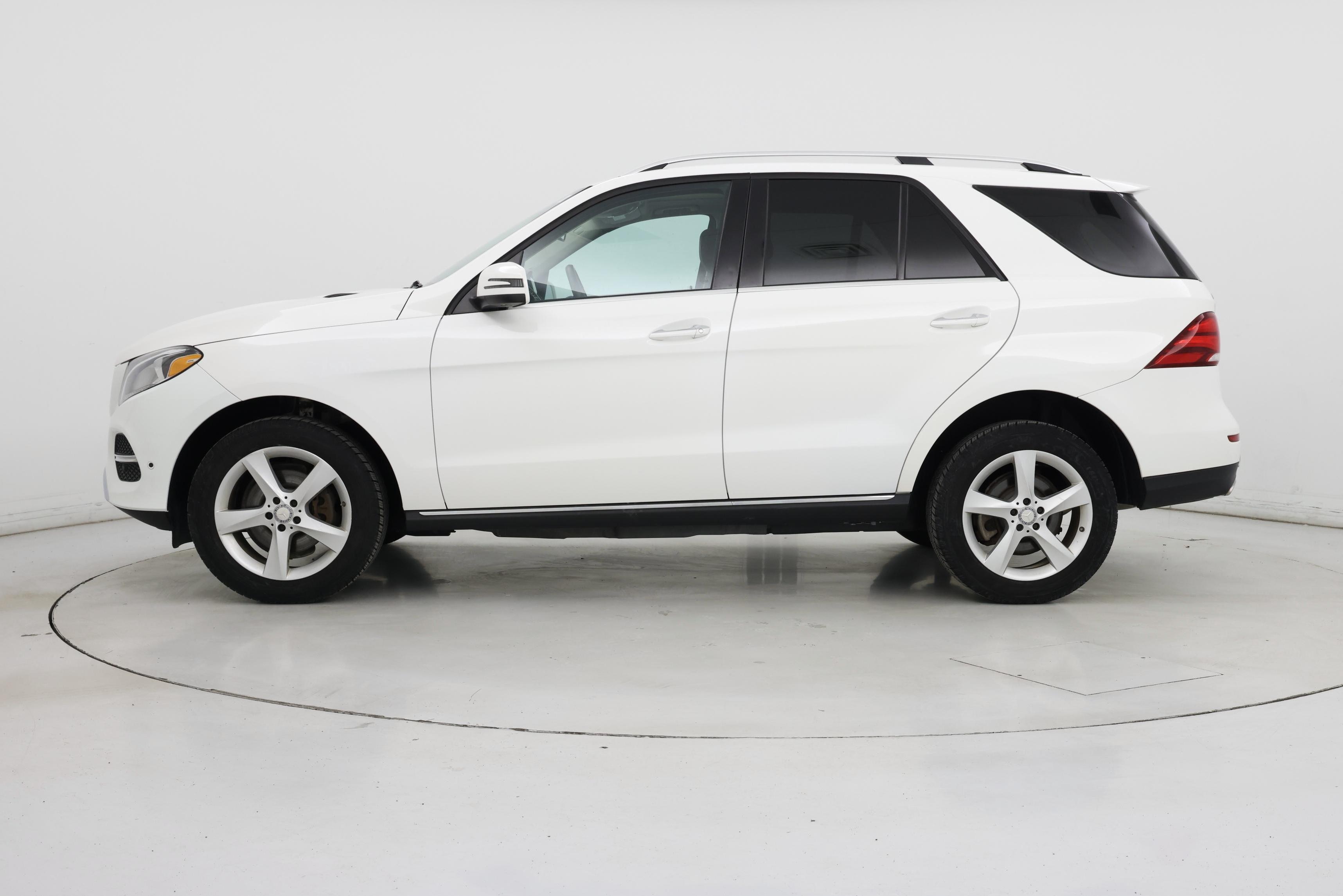 Thumbnail: 2016 Mercedes-Benz GLE - 3