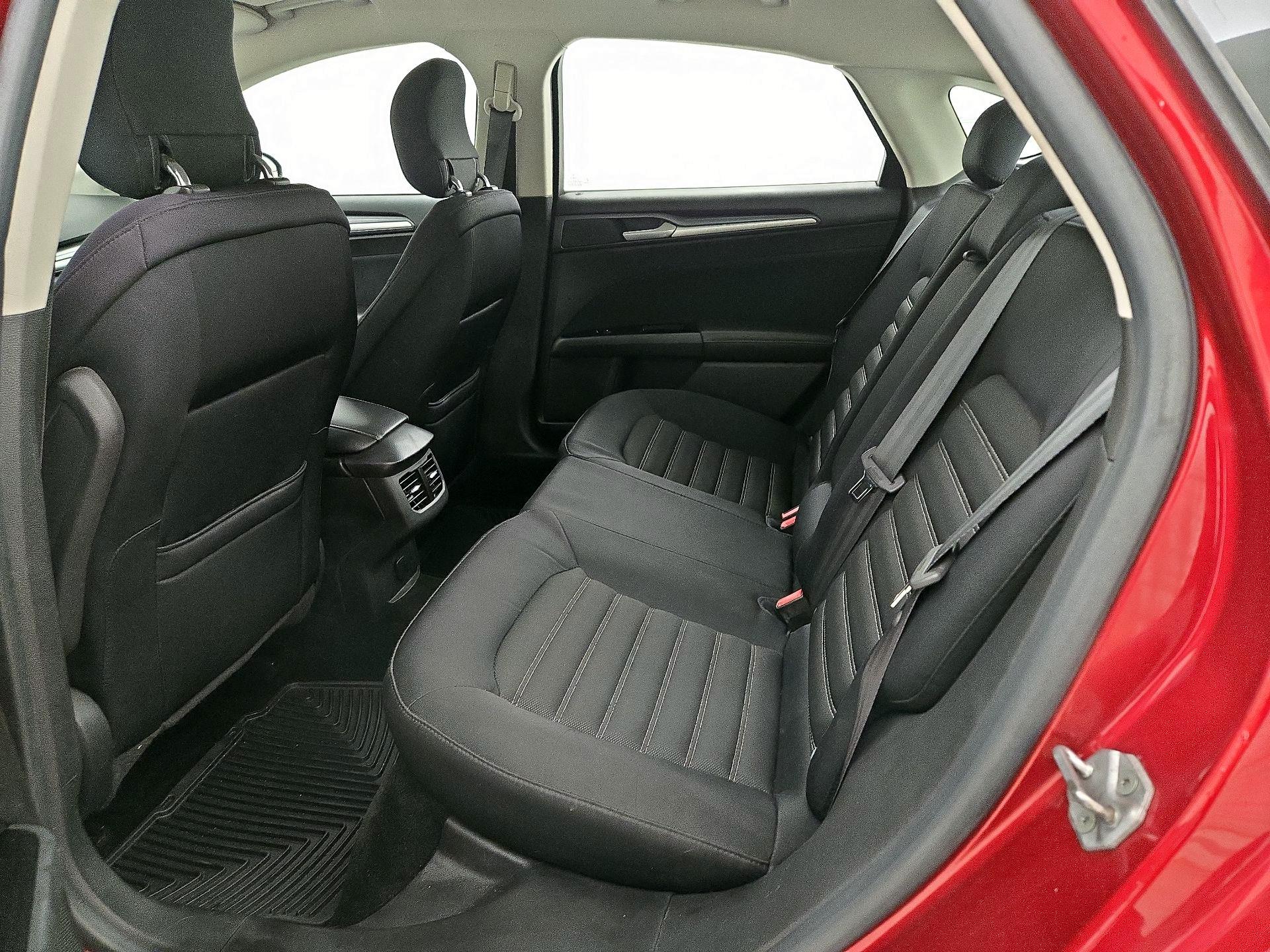 Thumbnail: 2014 Ford Fusion - 18