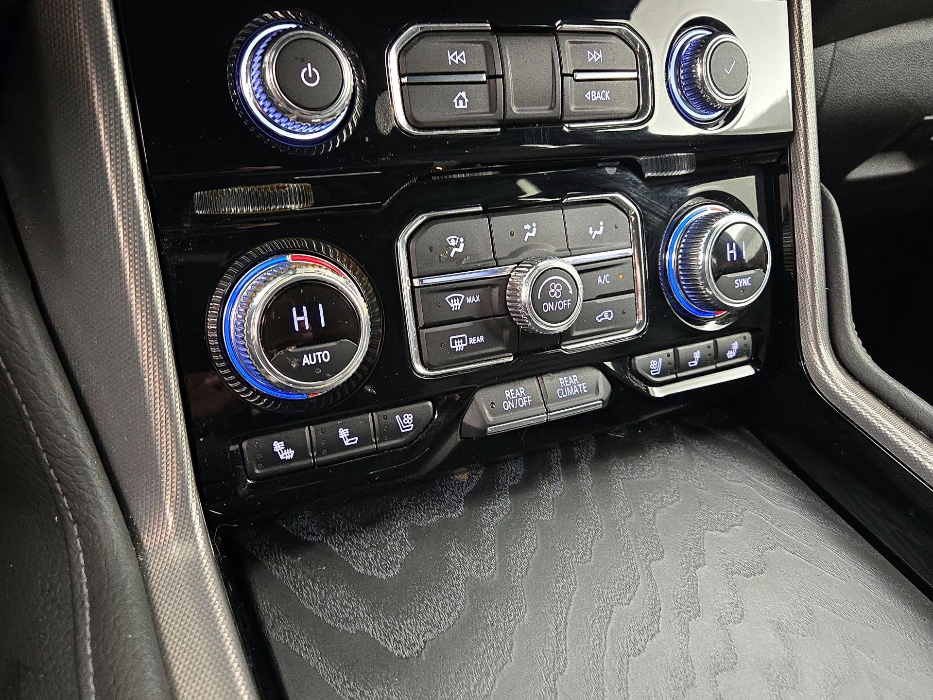 Thumbnail: 2022 GMC Yukon - 17