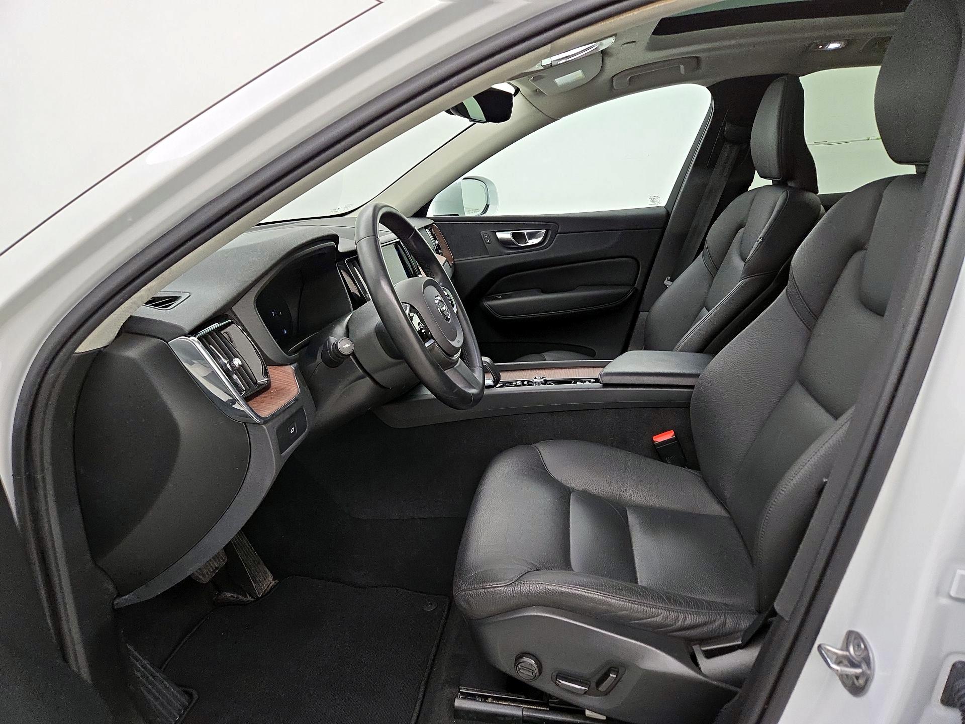 Thumbnail: 2023 Volvo XC60 - 11