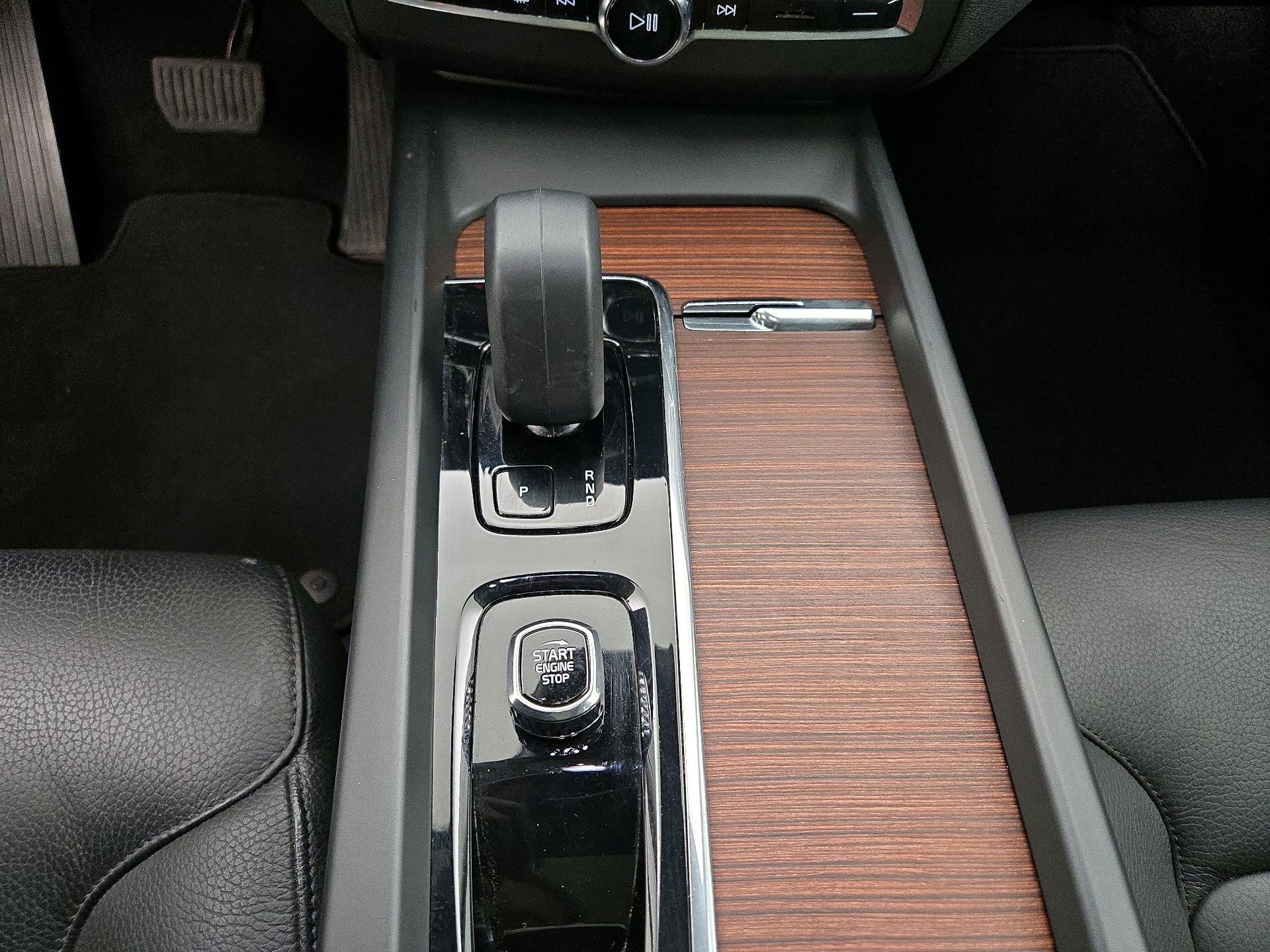 Thumbnail: 2023 Volvo XC60 - 18