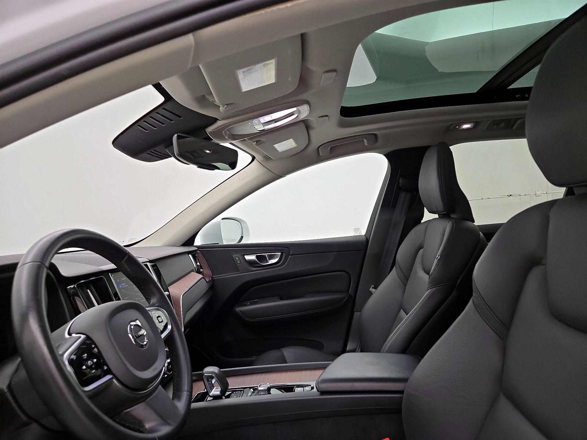 Thumbnail: 2023 Volvo XC60 - 20