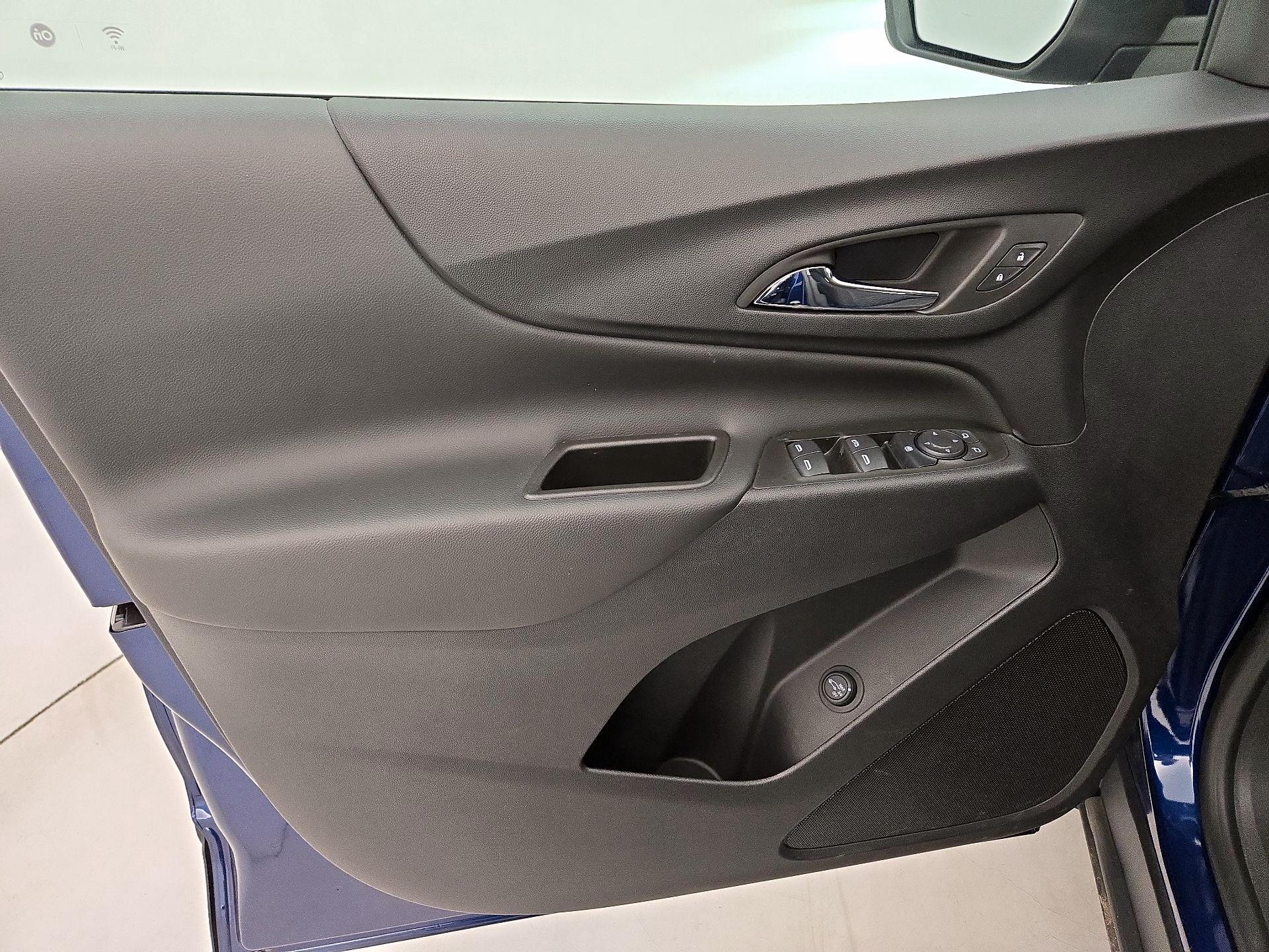 Thumbnail: 2022 Chevrolet Equinox - 12