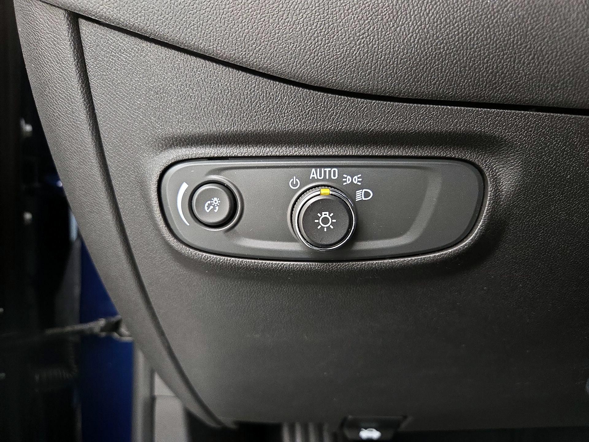 Thumbnail: 2022 Chevrolet Equinox - 13