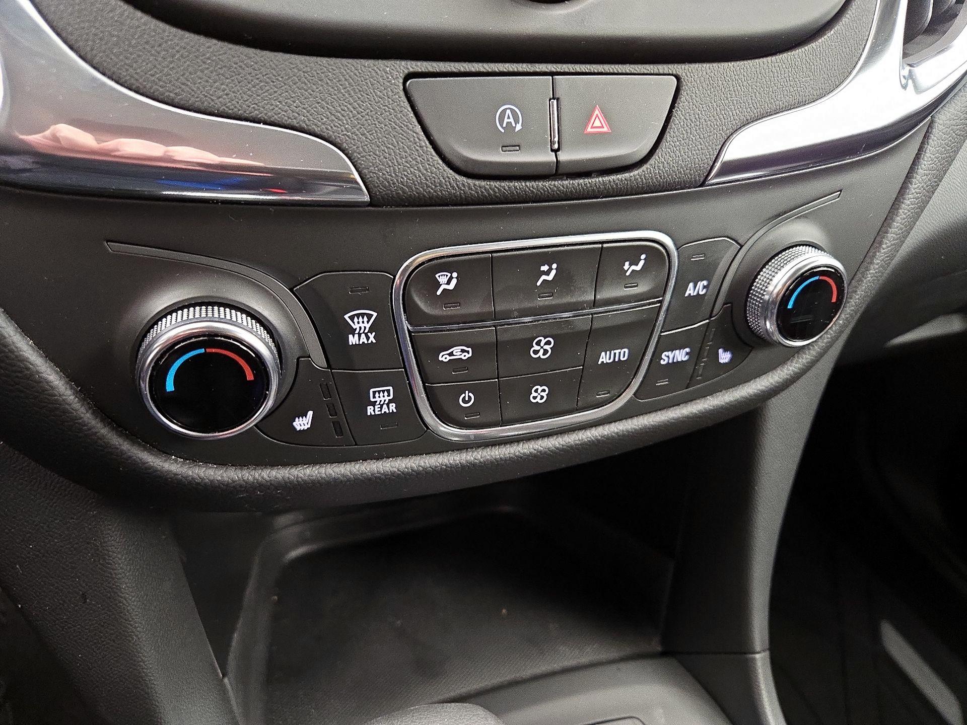 Thumbnail: 2022 Chevrolet Equinox - 16