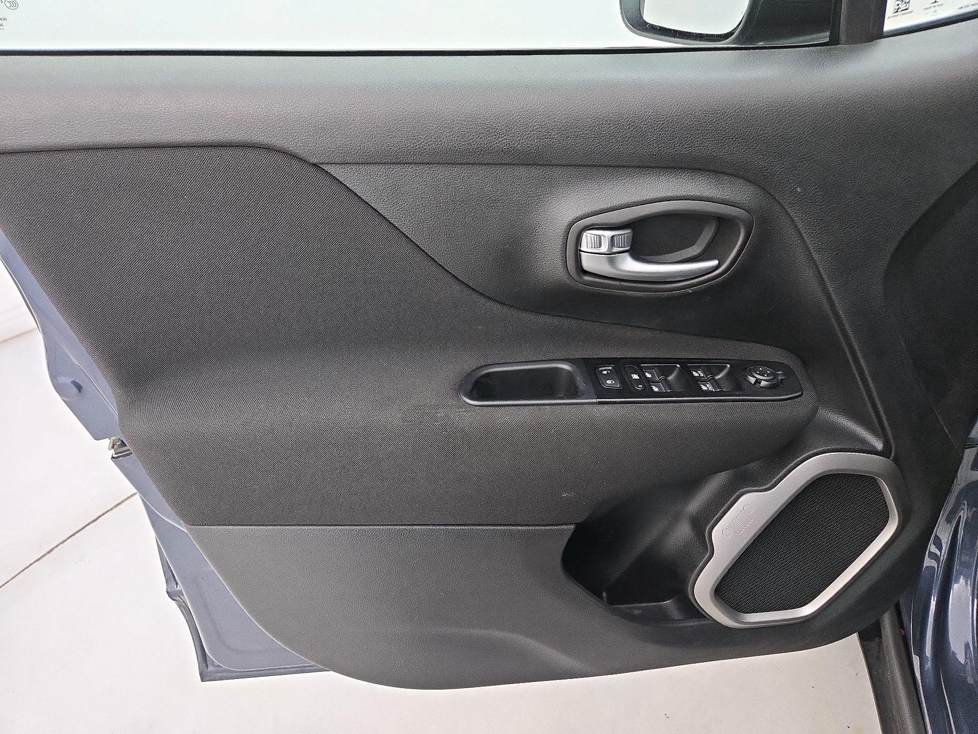 Thumbnail: 2021 Jeep Renegade - 12