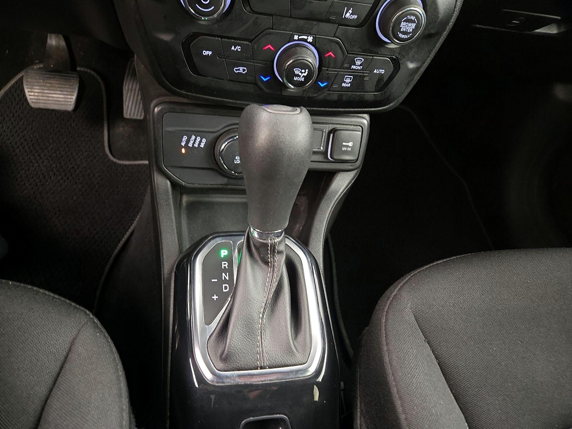 Thumbnail: 2021 Jeep Renegade - 18