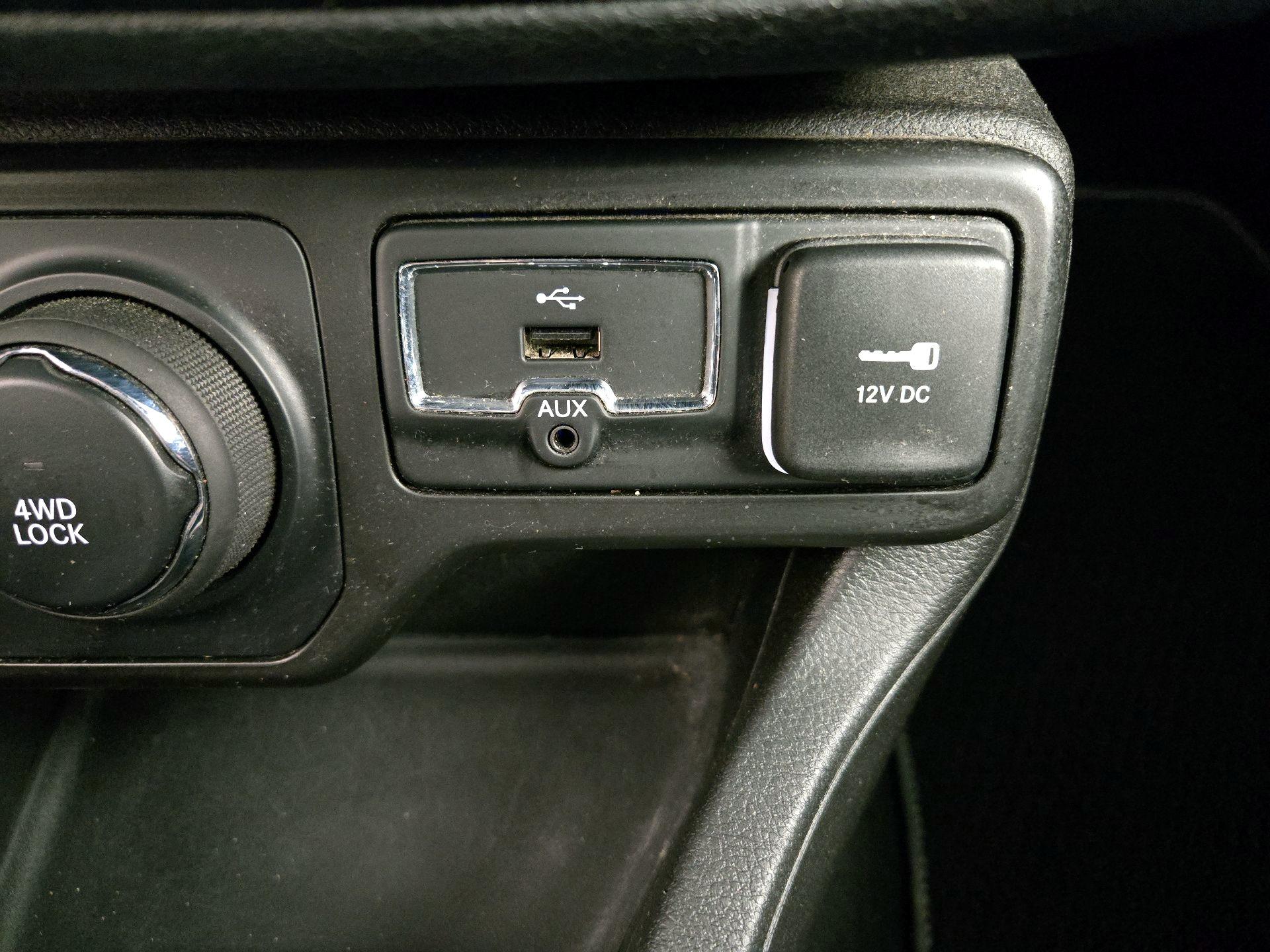 Thumbnail: 2021 Jeep Renegade - 19