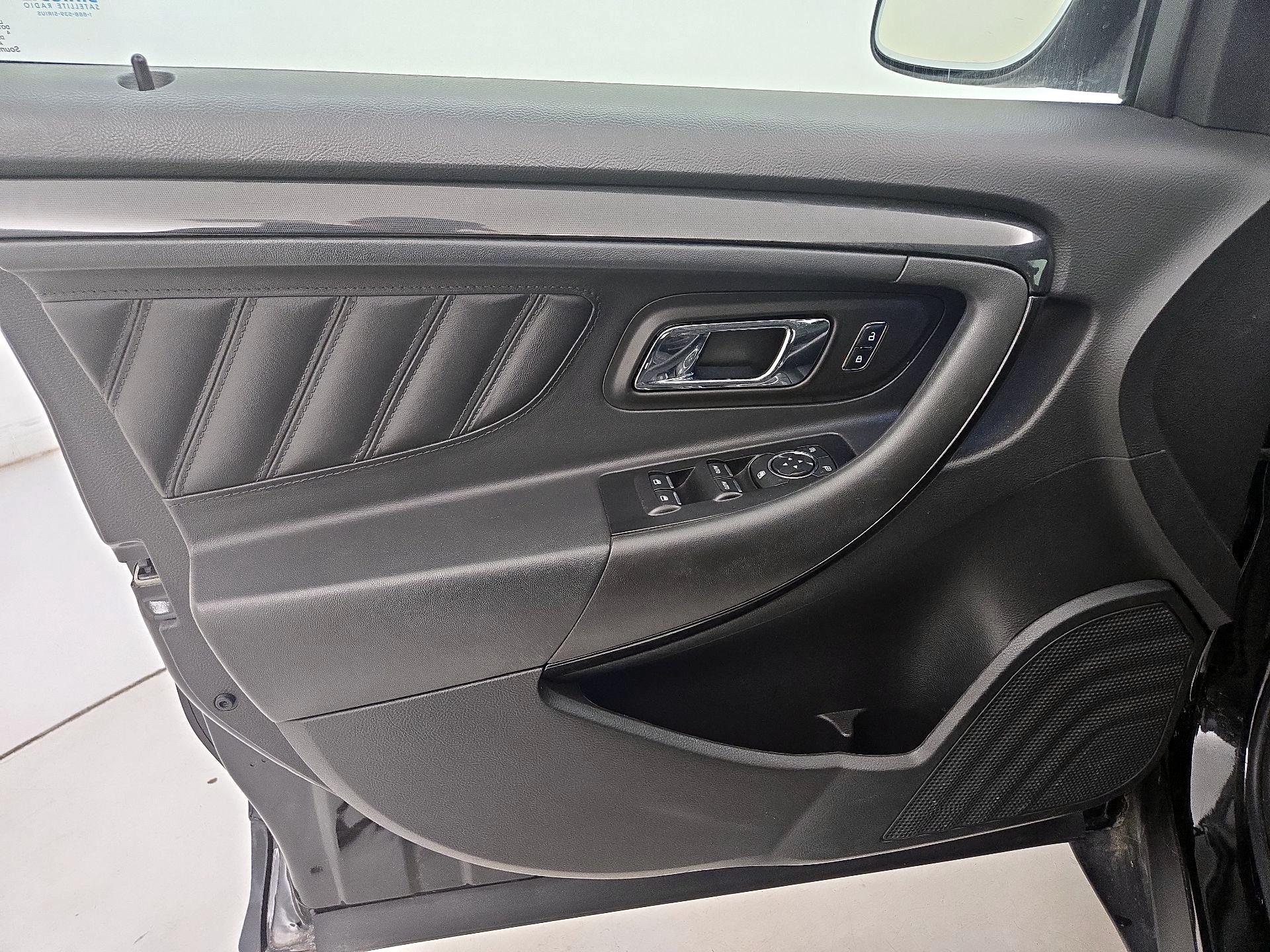 Thumbnail: 2014 Ford Taurus - 12