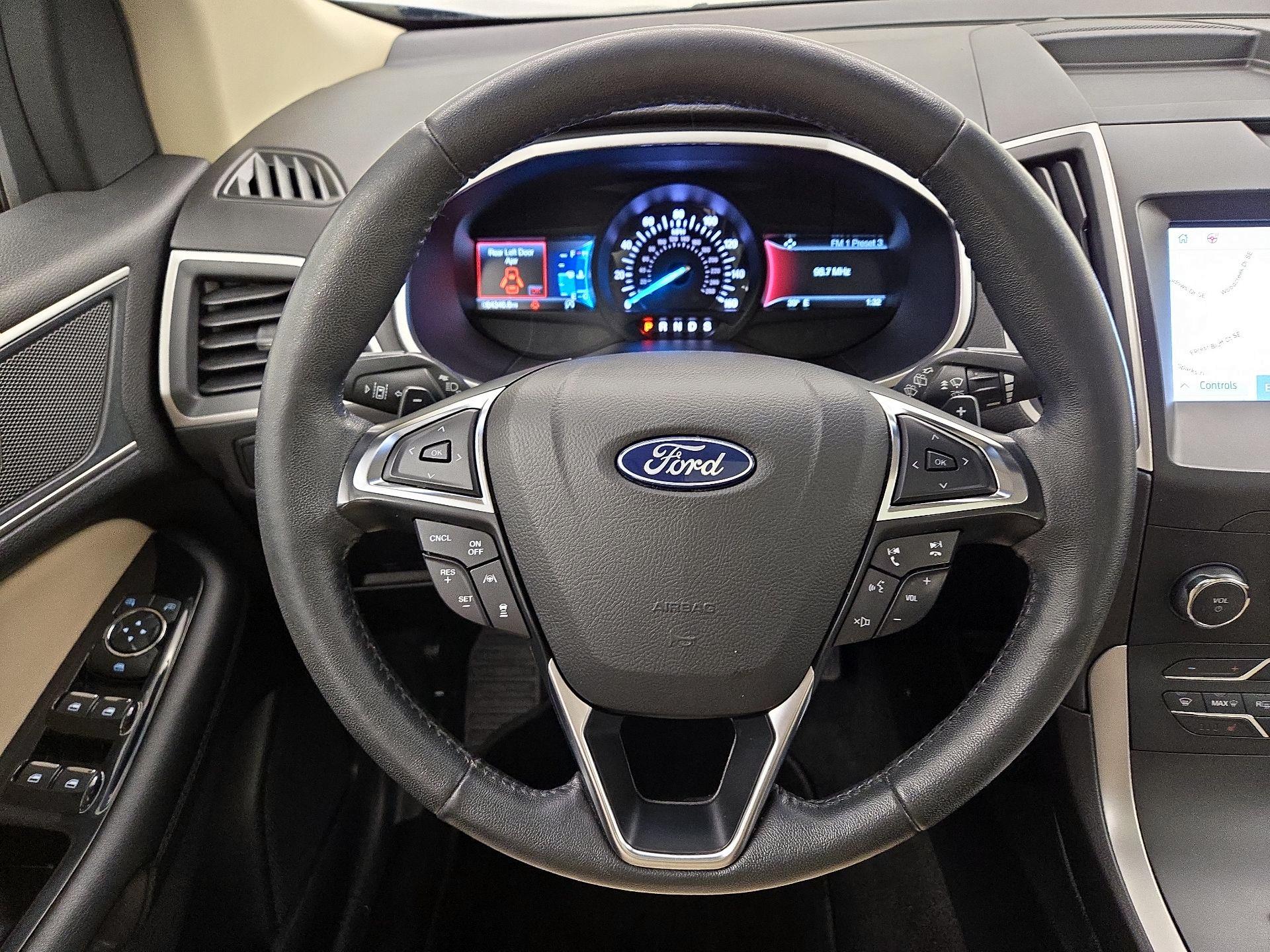 Thumbnail: 2020 Ford Edge - 10