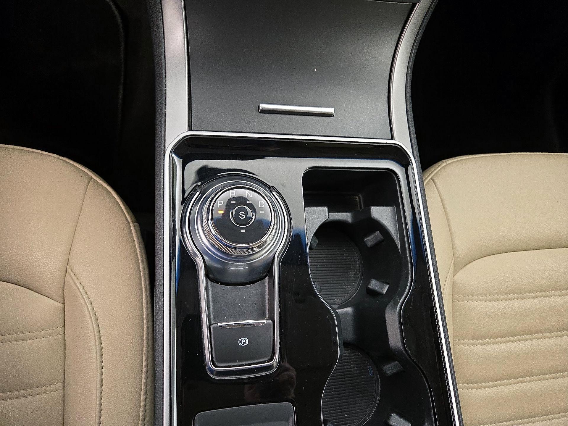 Thumbnail: 2020 Ford Edge - 18