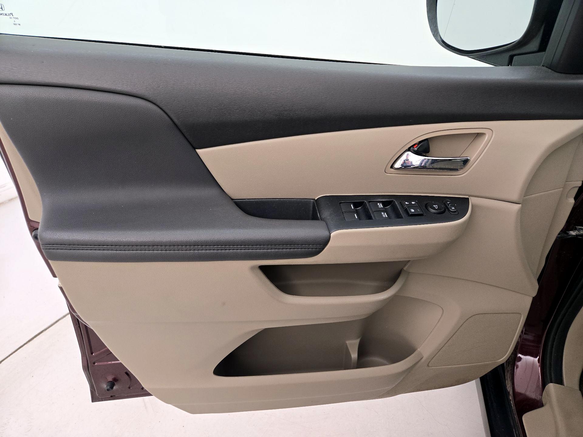 Thumbnail: 2014 Honda Odyssey - 12