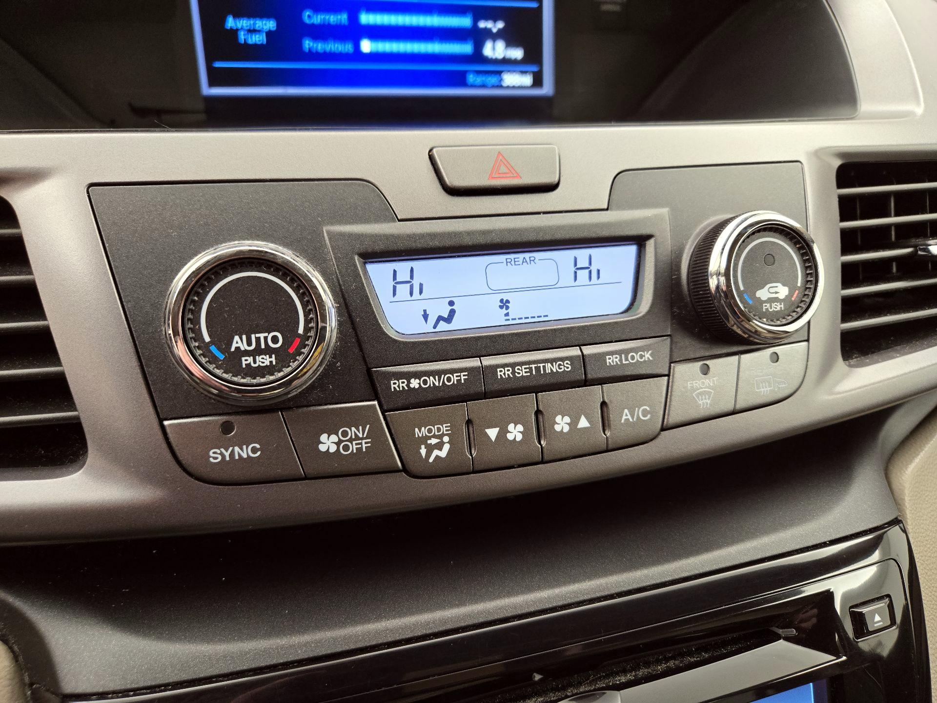 Thumbnail: 2014 Honda Odyssey - 16