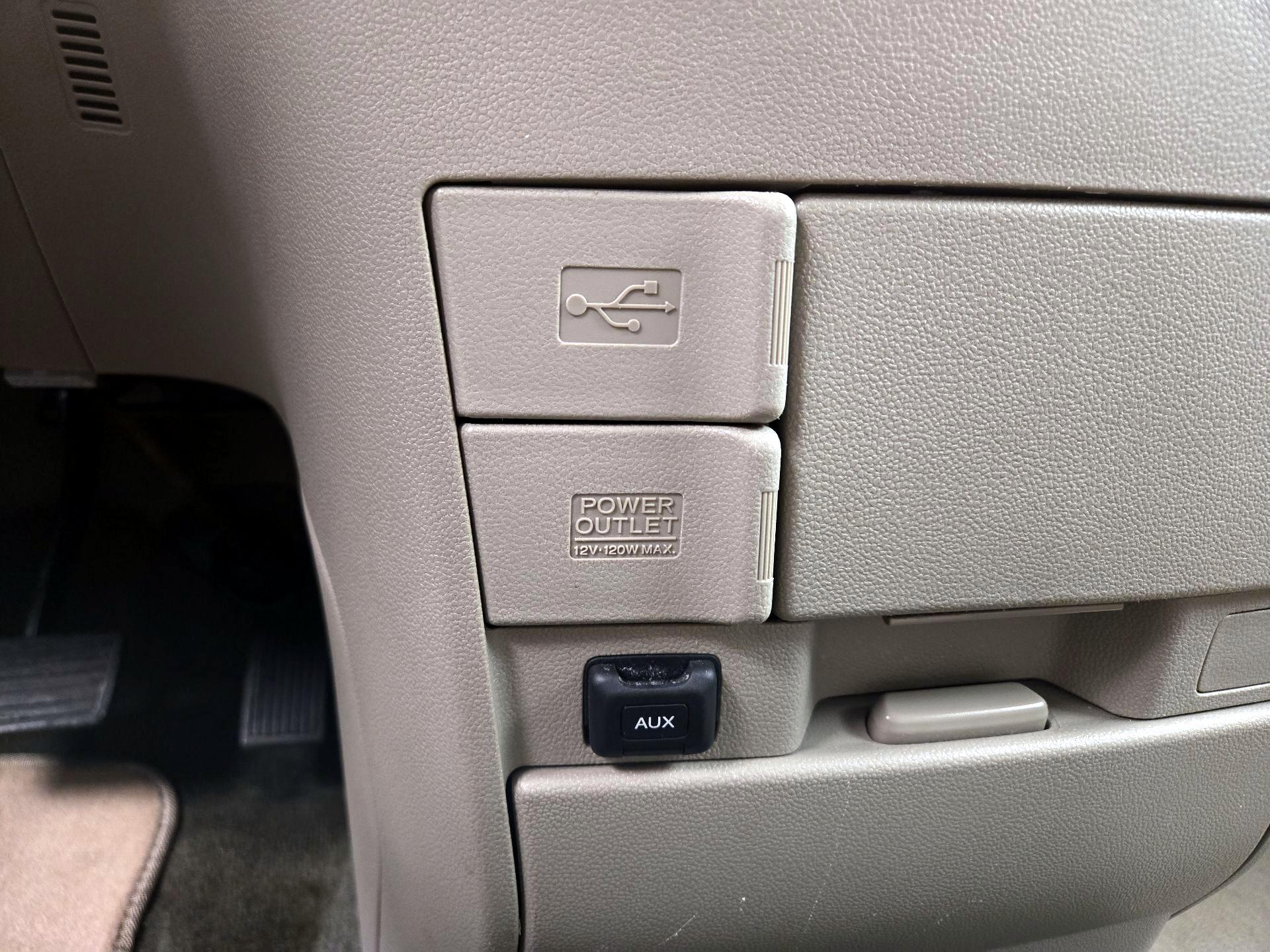 Thumbnail: 2014 Honda Odyssey - 18