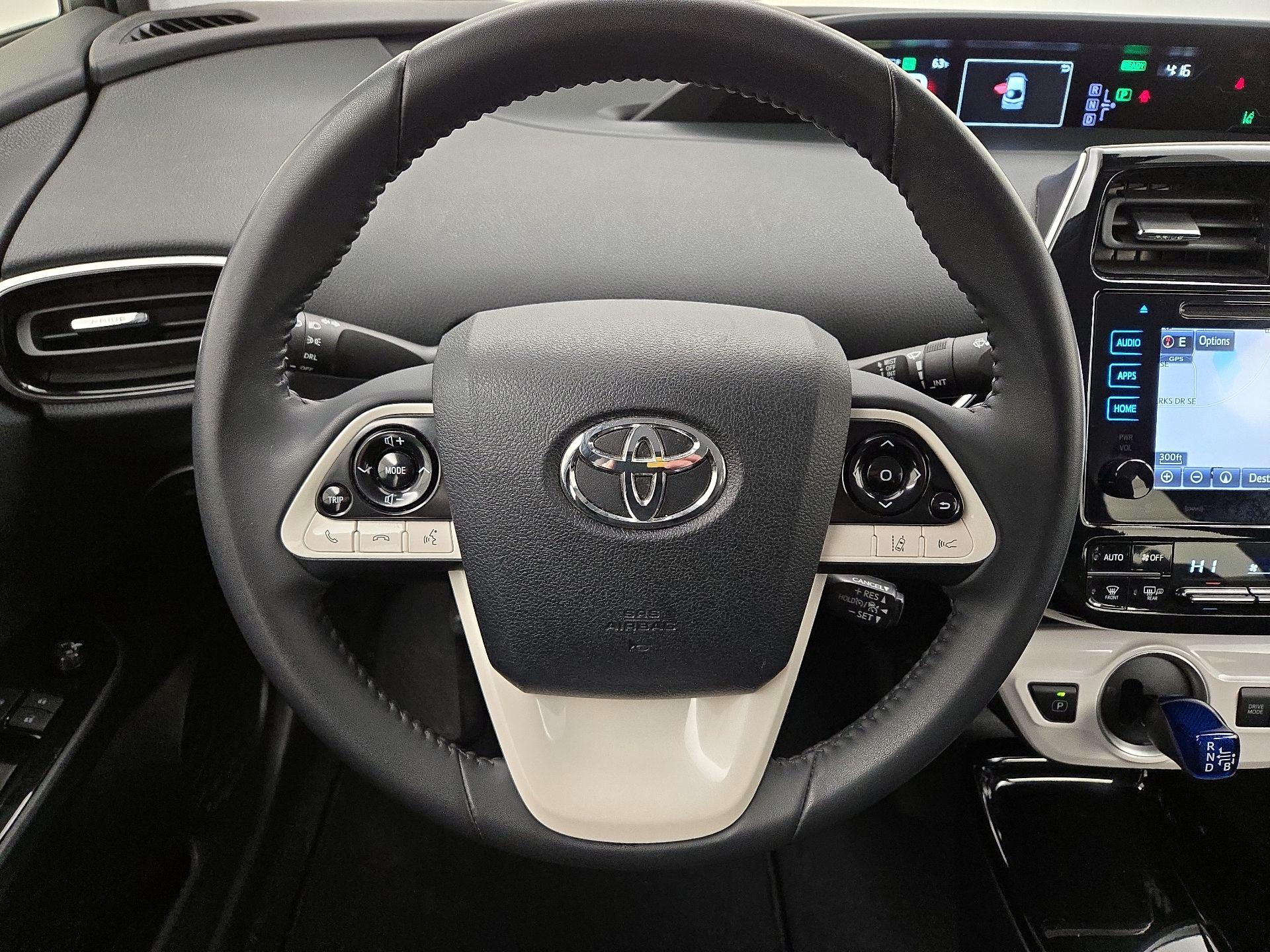 Thumbnail: 2017 Toyota Prius Prime - 10