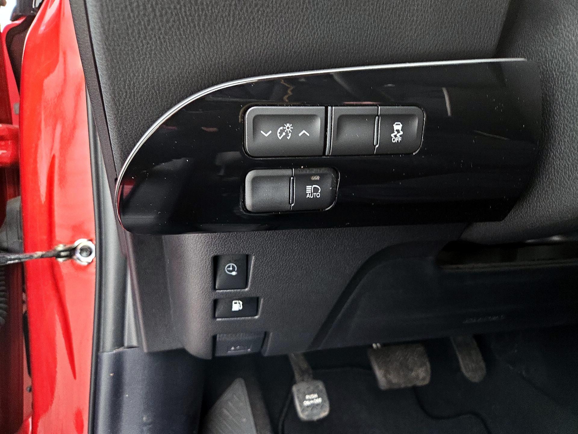 Thumbnail: 2017 Toyota Prius Prime - 13